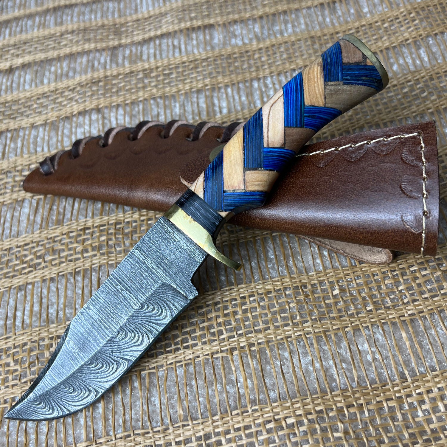 Damascus Steel Custom Handmade Hunting Knife 7.5" Collectible Weapons - Tophatter Daily Deals
