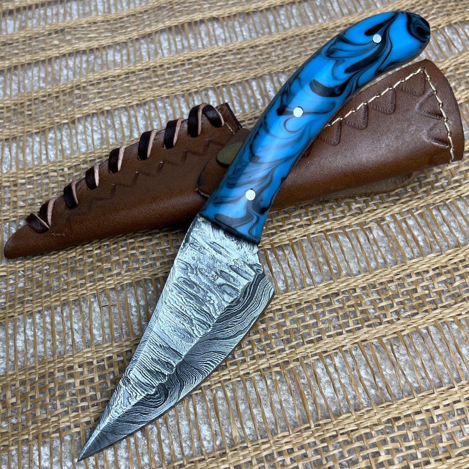 8" Damascus Steel Custom Handmade Hunting Skinning Knife Blue Collectible Weapons - Tophatter Daily Deals