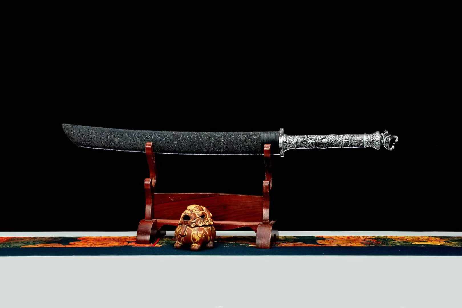 Four Beasts - Xuanbing Bull Tail Knife - Tophatter Daily Deals