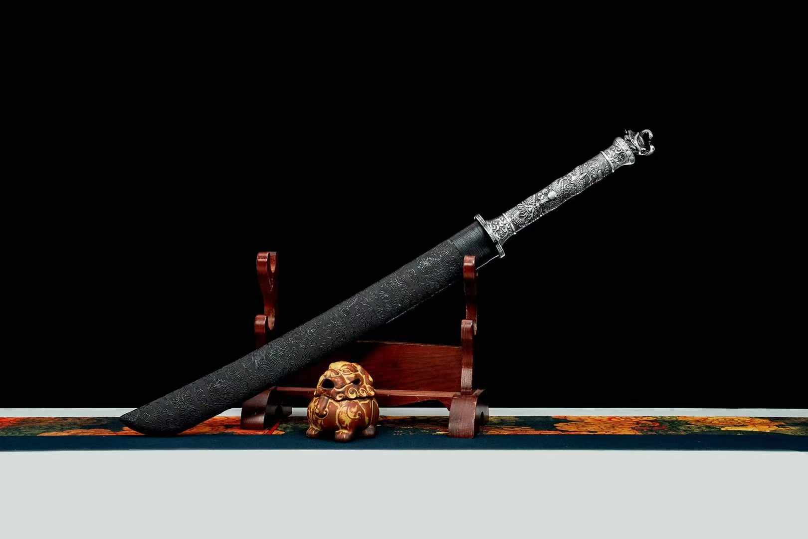 Four Beasts - Xuanbing Bull Tail Knife - Tophatter Daily Deals