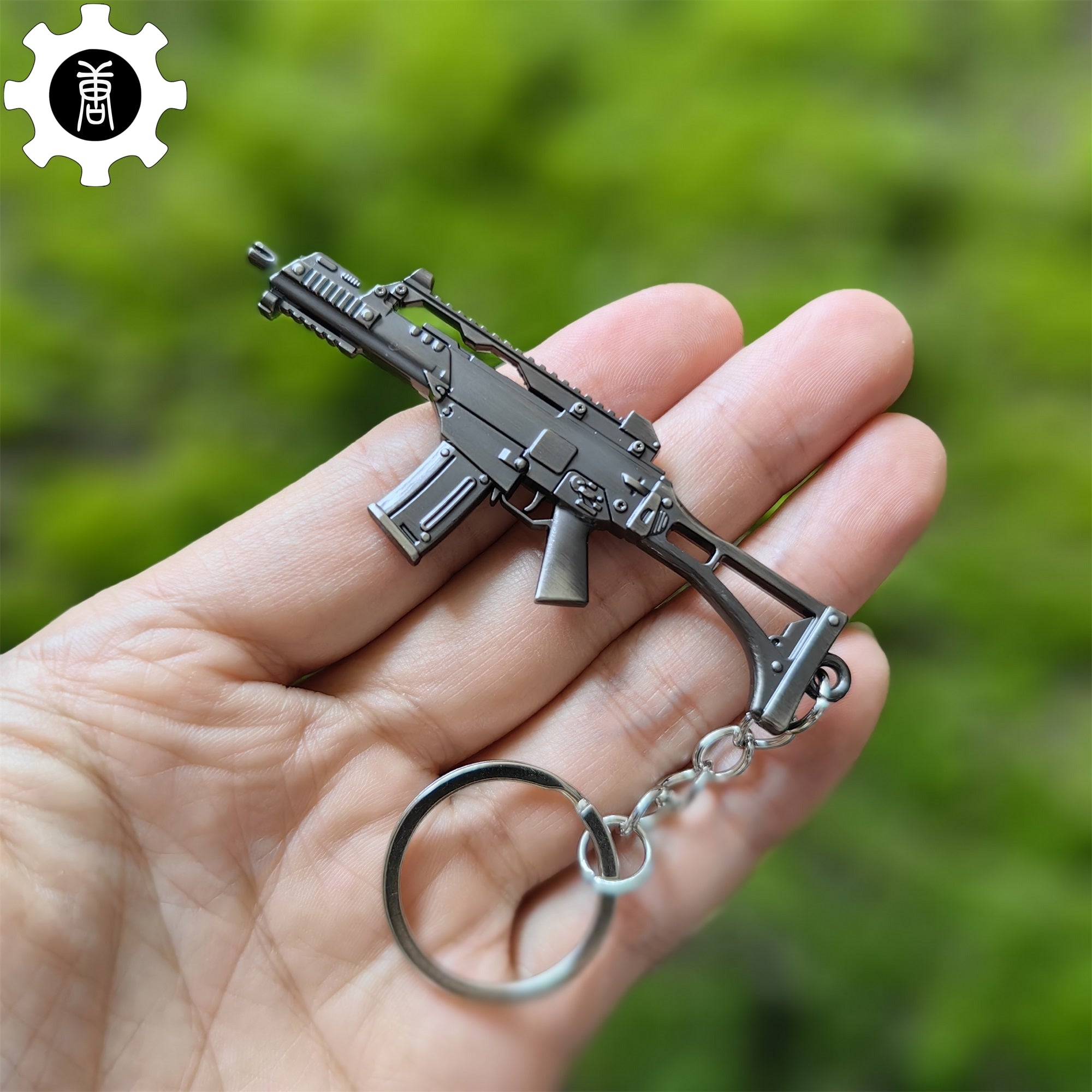 21 in 1 World Famous Assault Rifle Gun Keychain Metal Pendant For Military Hobby - Tophatter Daily Deals