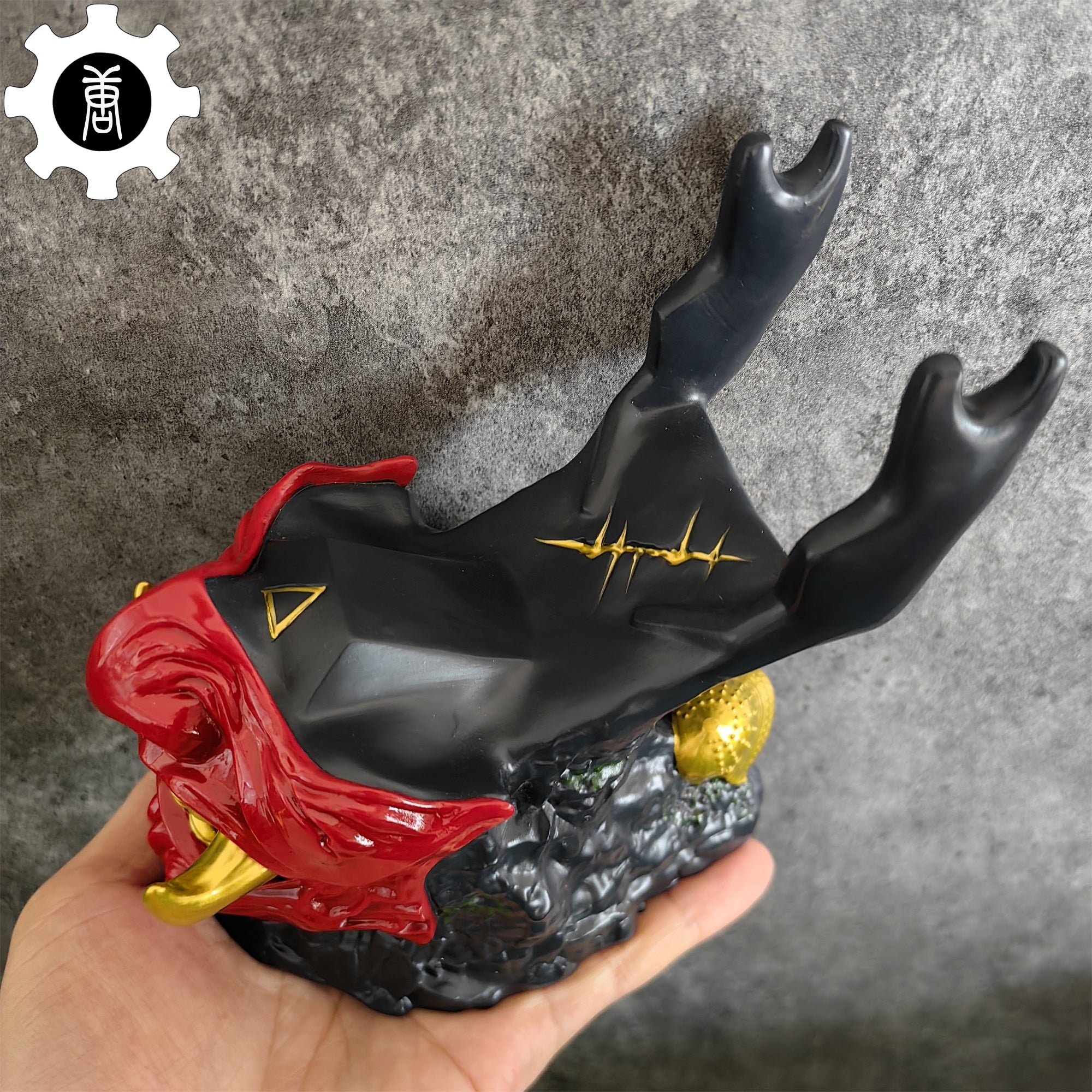 Ghost Oni Samurai Helmet Gaming Controller Stand - Tophatter Daily Deals