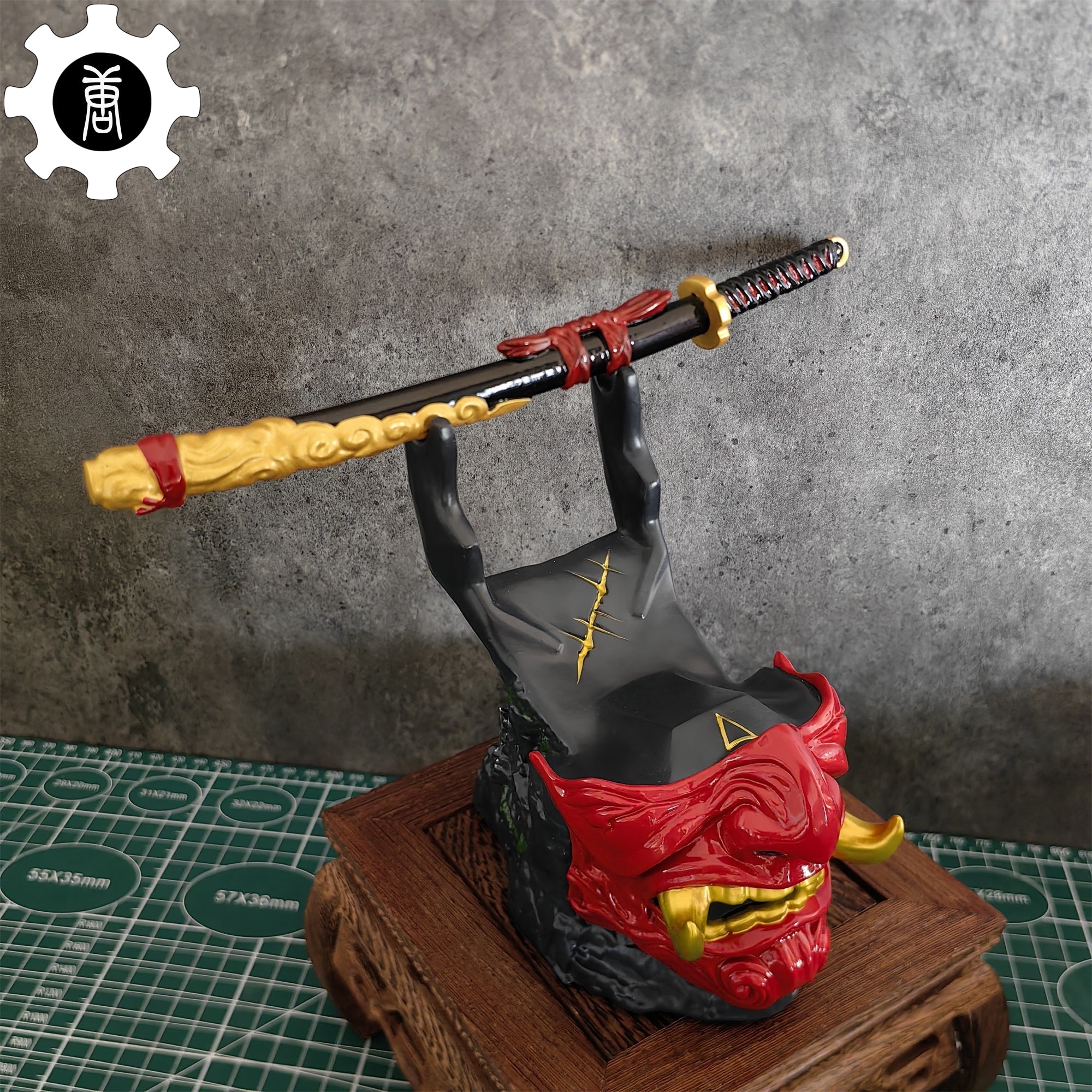 Ghost Oni Samurai Helmet Gaming Controller Stand - Tophatter Daily Deals