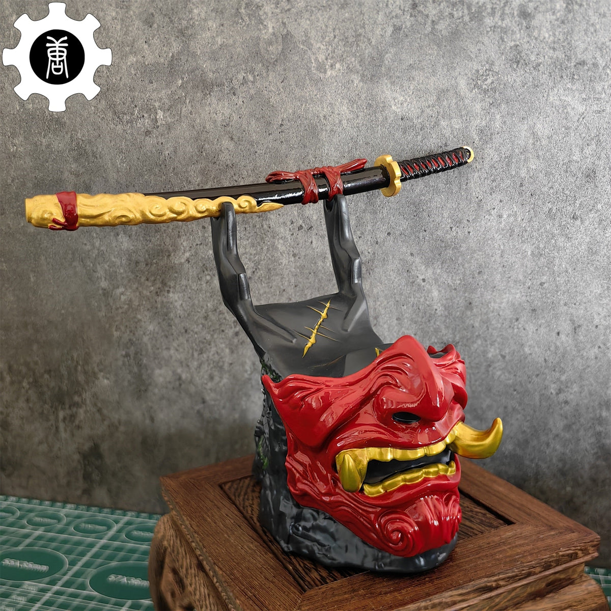 Ghost Oni Samurai Helmet Gaming Controller Stand - Tophatter Daily Deals