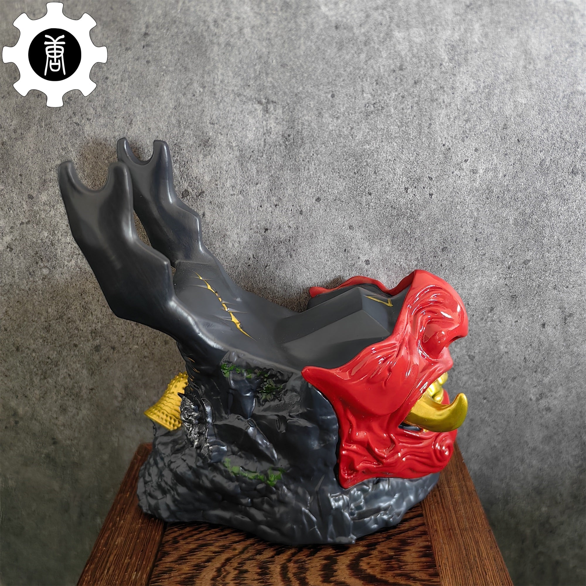 Ghost Oni Samurai Helmet Gaming Controller Stand - Tophatter Daily Deals