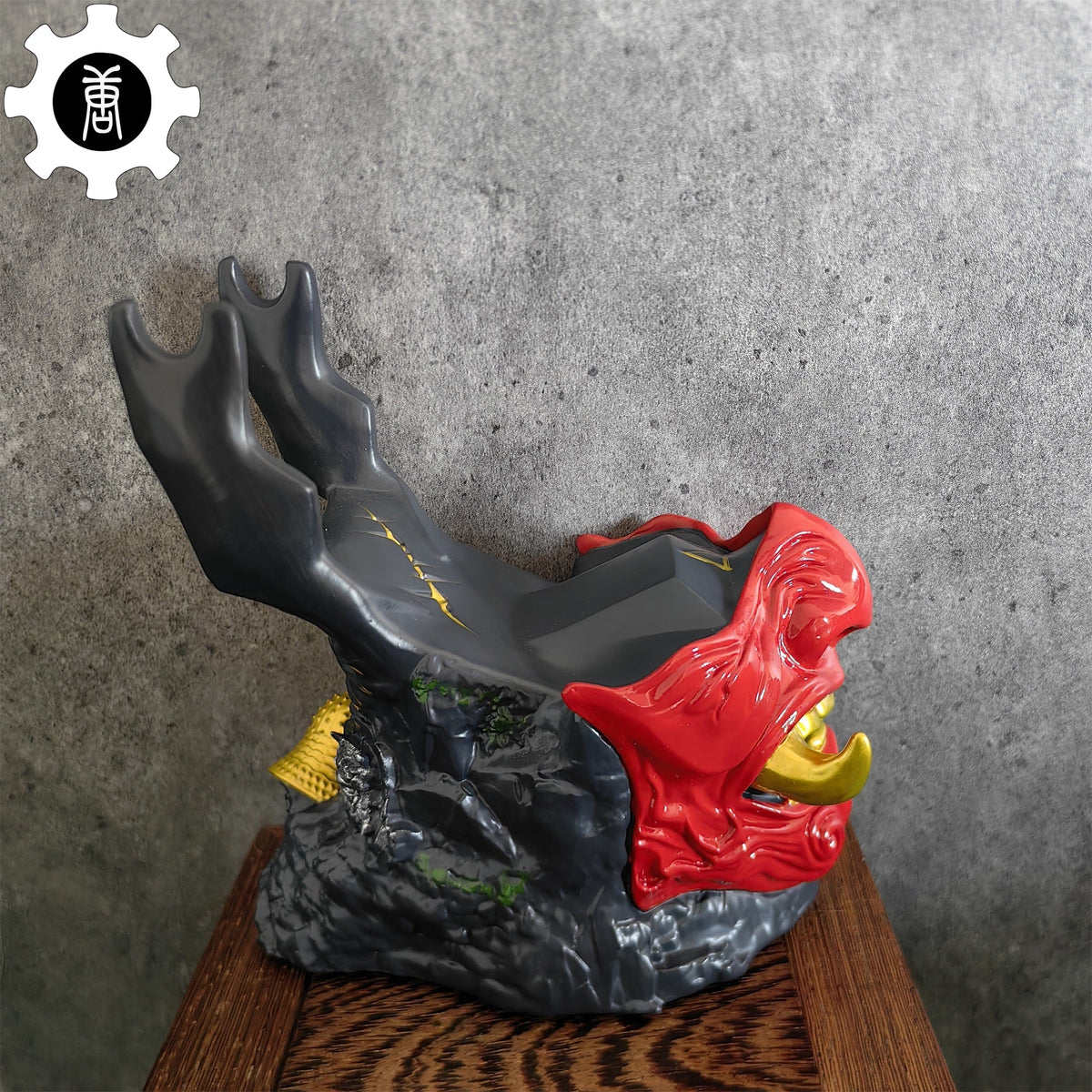 Ghost Oni Samurai Helmet Gaming Controller Stand - Tophatter Daily Deals