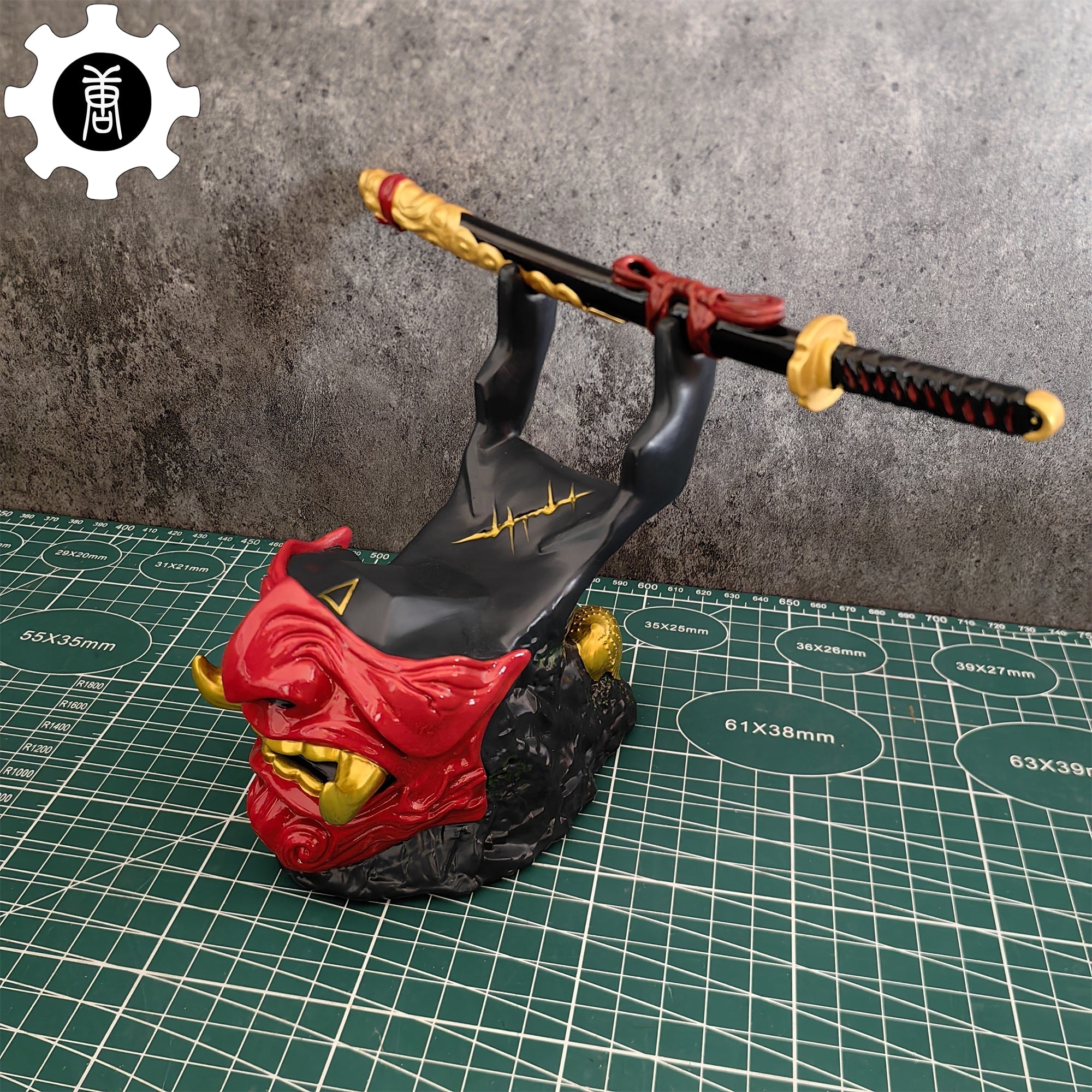 Ghost Oni Samurai Helmet Gaming Controller Stand - Tophatter Daily Deals