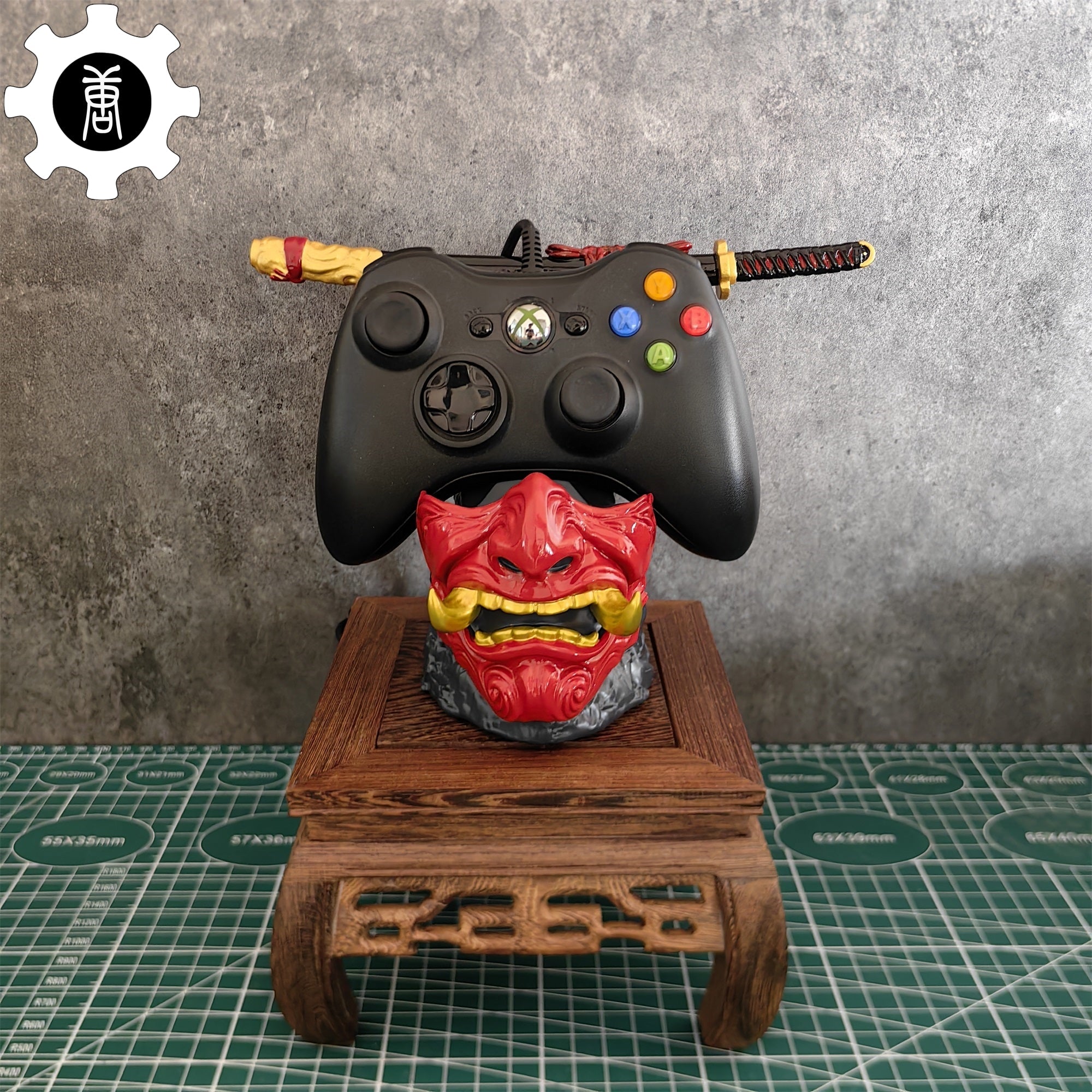 Ghost Oni Samurai Helmet Gaming Controller Stand - Tophatter Daily Deals