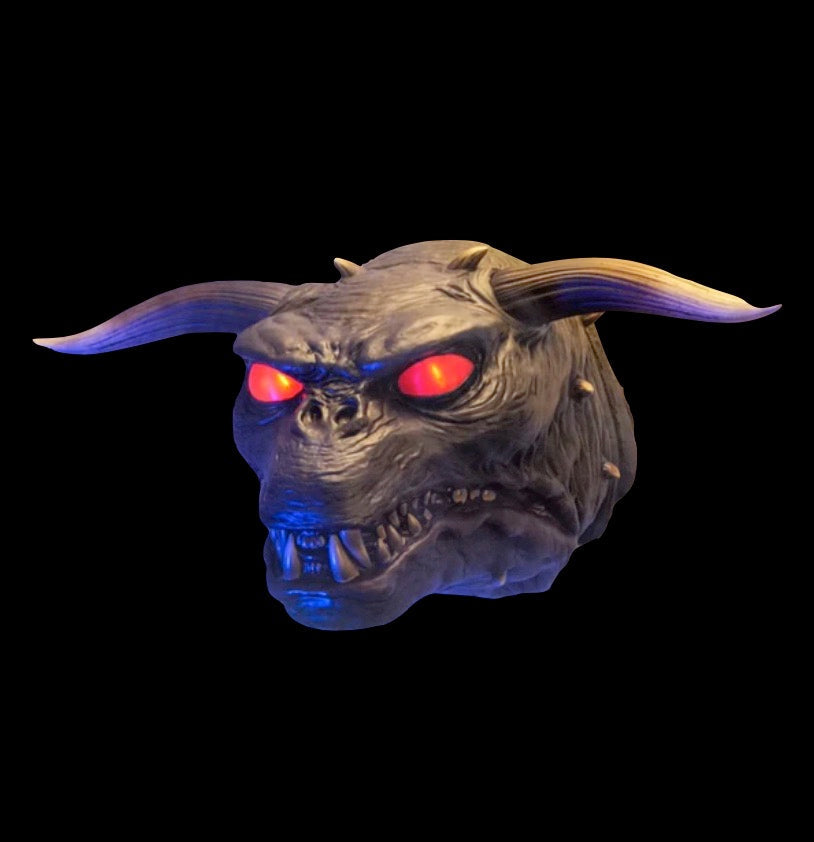Ghostbusters – Terror Dog Wall Breaker with Light-Up Eyes Wall Decoration - Tophatter Daily Deals