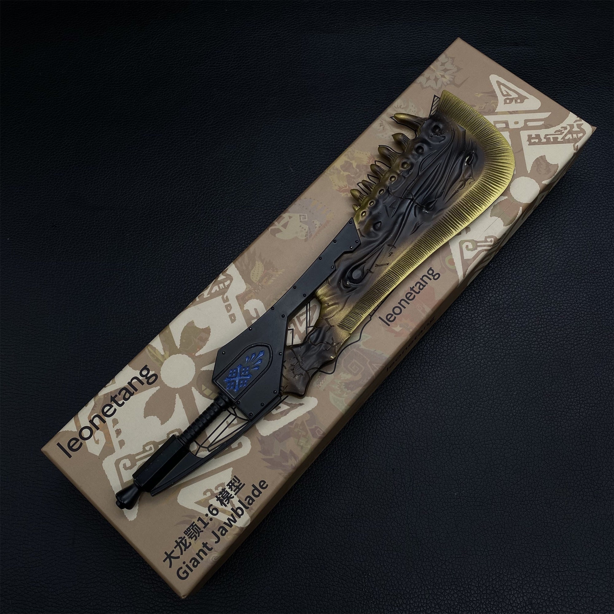 1/6 Scale MH Giant JawBlade Great Sword Metal Miniature - Tophatter Daily Deals