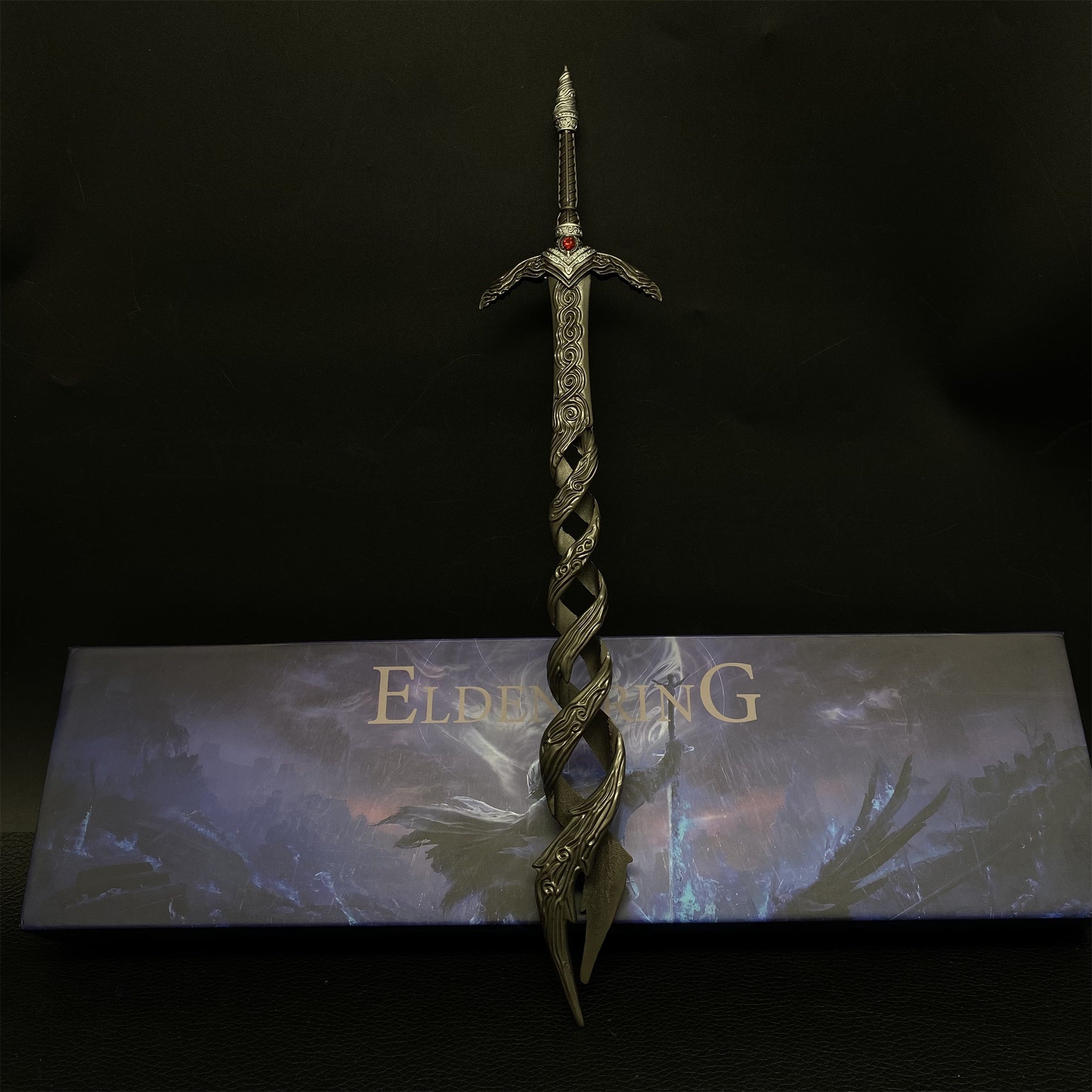 Godslayer's Greatsword Metal Miniature - Tophatter Daily Deals