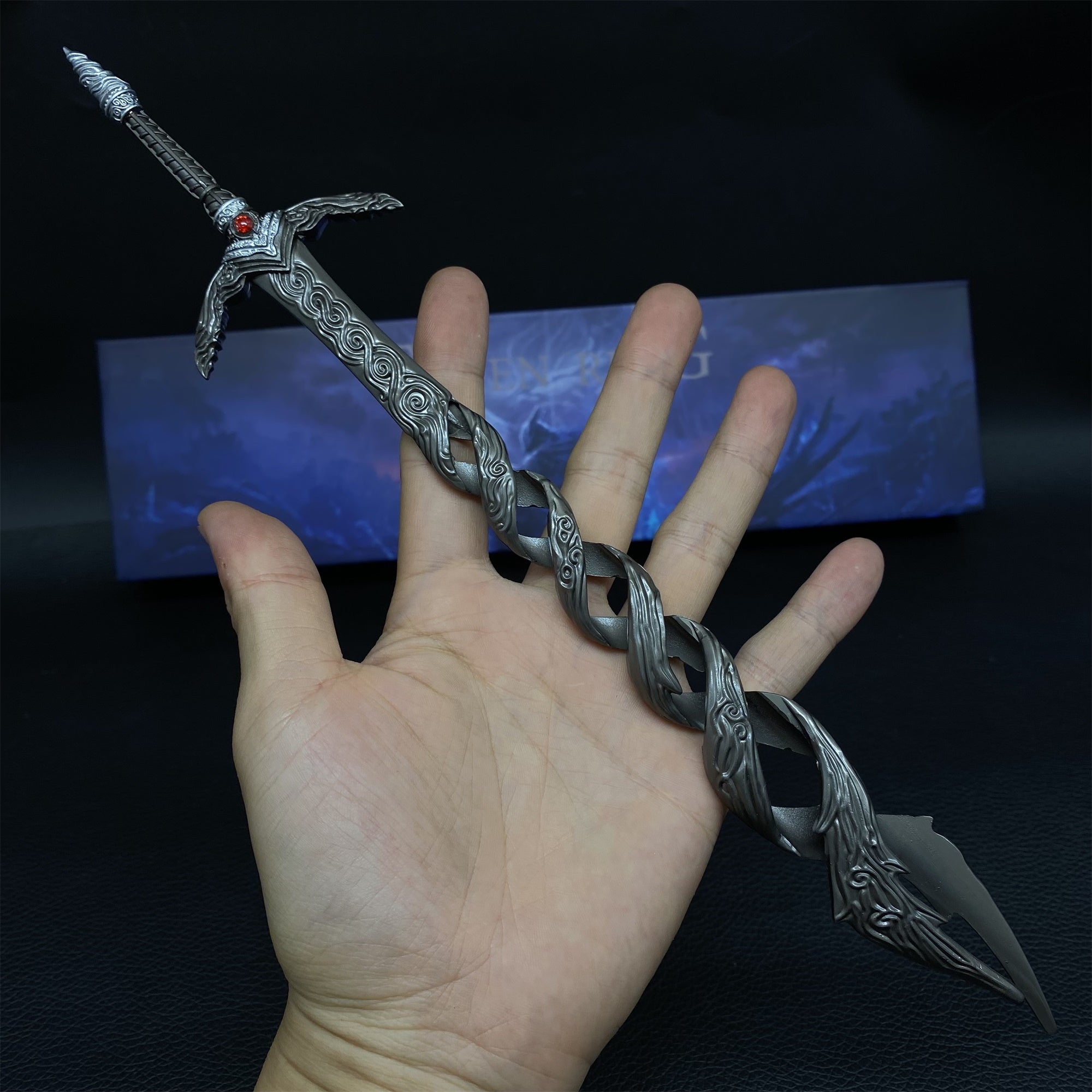 Godslayer's Greatsword Metal Miniature - Tophatter Daily Deals