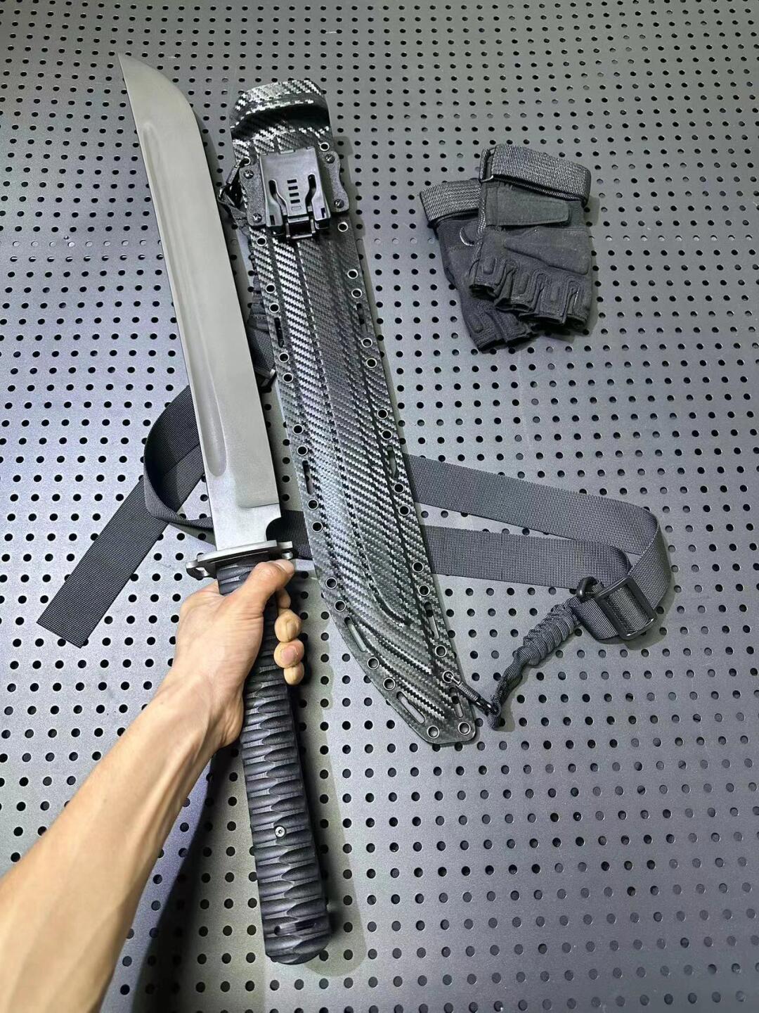 Gorilla Tactical Knife - Tophatter Daily Deals