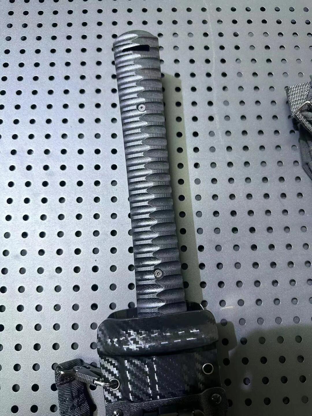 Gorilla Tactical Knife - Tophatter Daily Deals