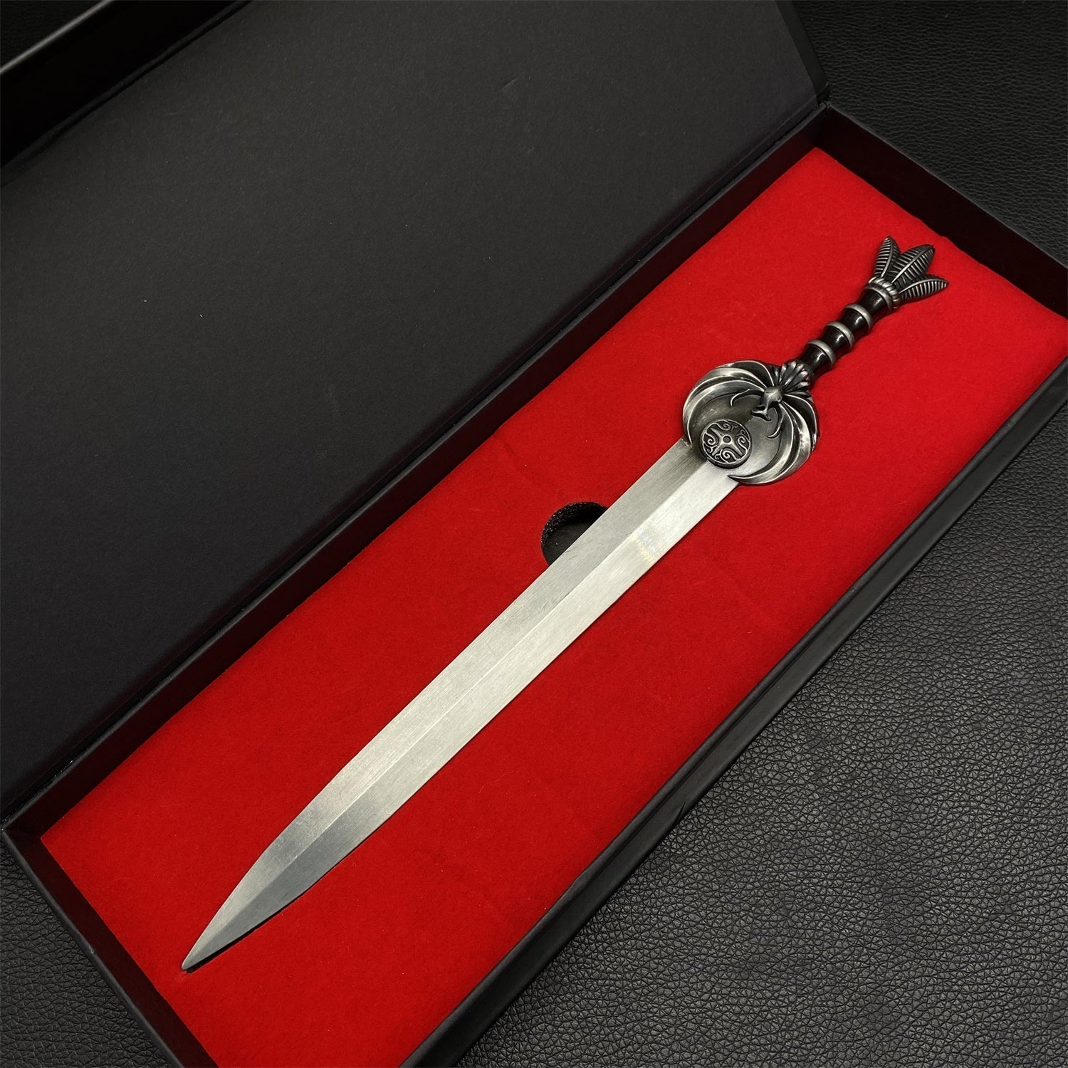 Hot Game Mini Greatsword Metal Miniature 22 Options Nightingale Blade - Tophatter Daily Deals