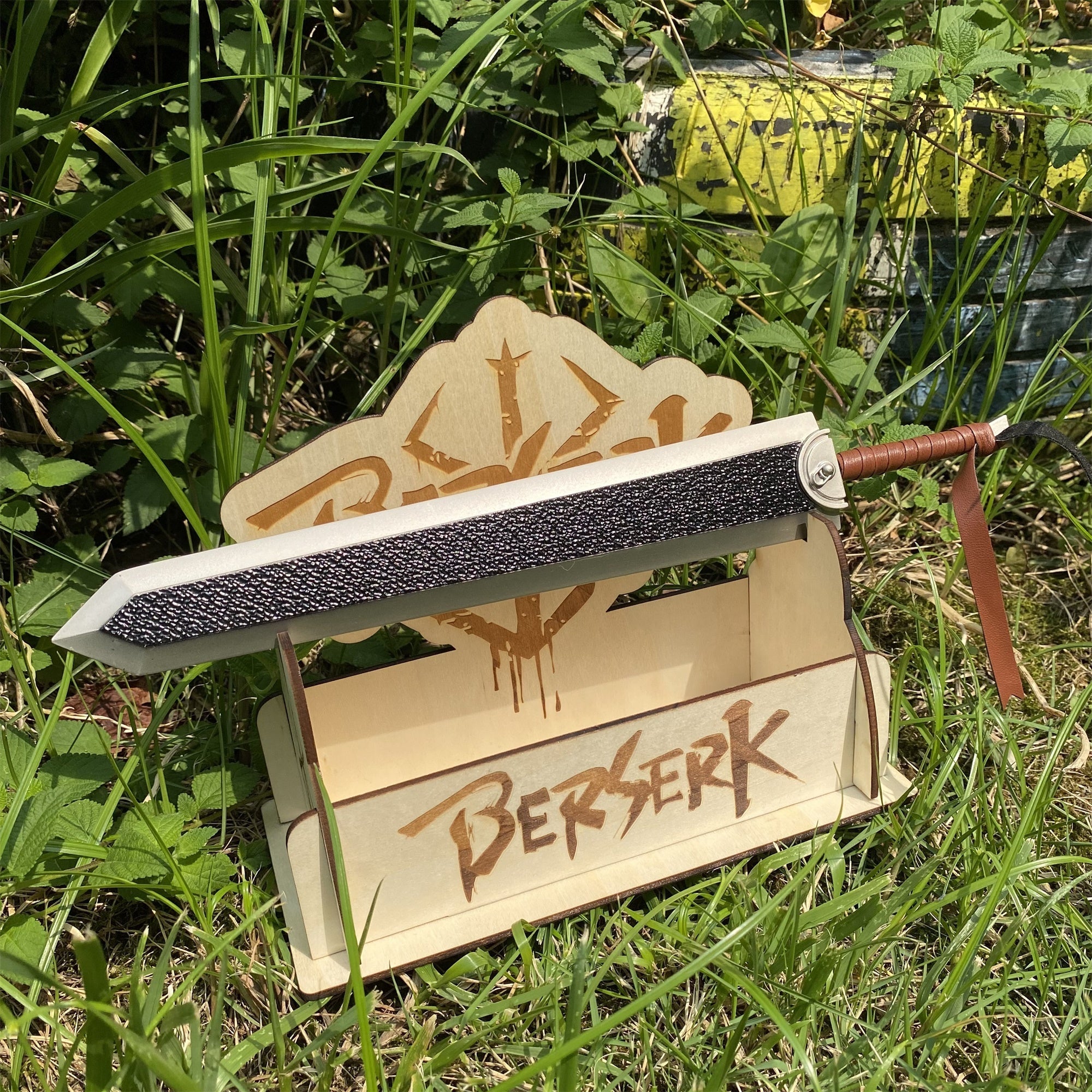 Anime Weapon Guts Sword Dragon Slayer Replica With Stand - Tophatter Daily Deals