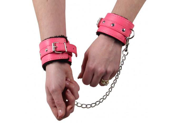 Pretty in Pink Celebration Set novelty items - Tophatter Daily Deals