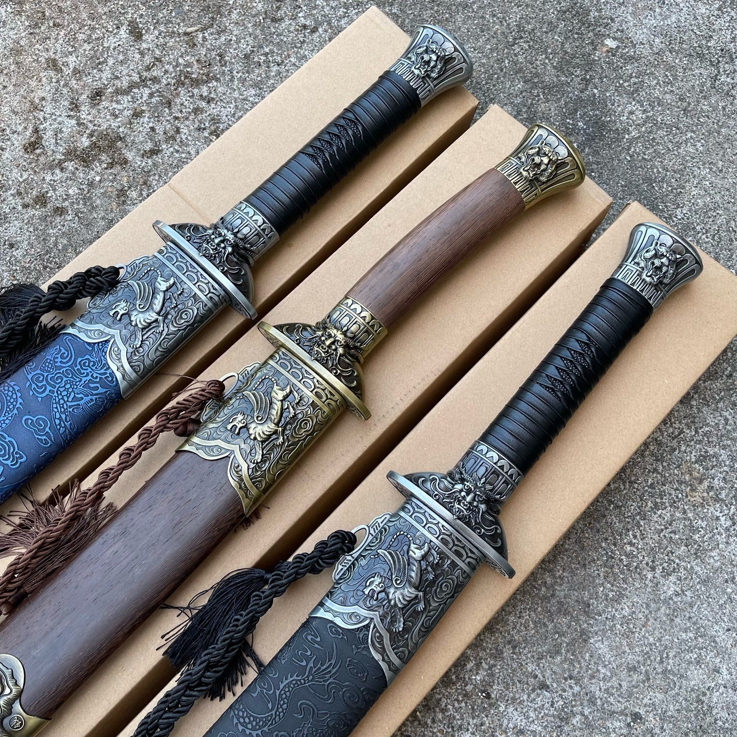 Handmade Tiger High Manganese Steel Chinese Sword - Tophatter Daily Deals