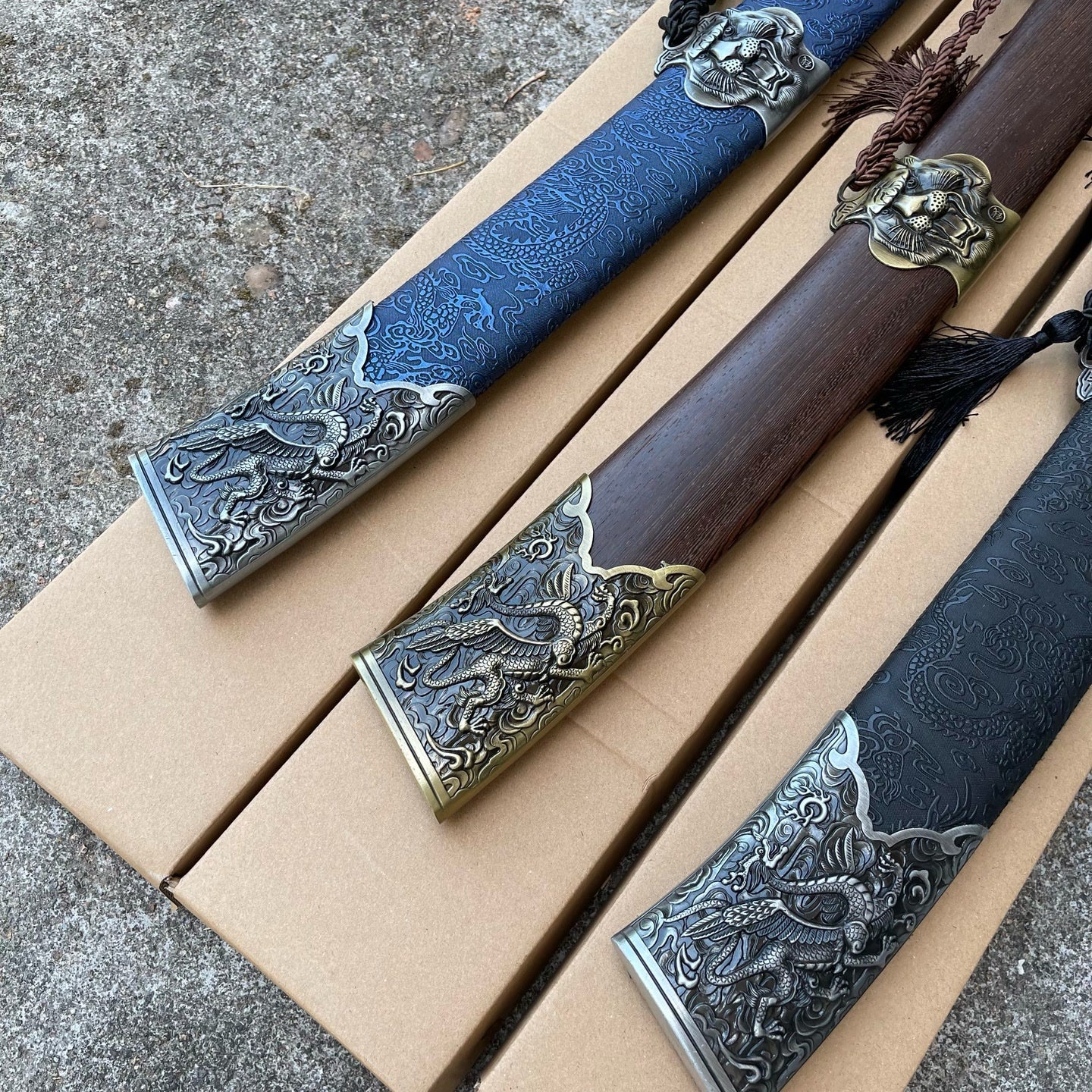 Handmade Tiger High Manganese Steel Chinese Sword - Tophatter Daily Deals
