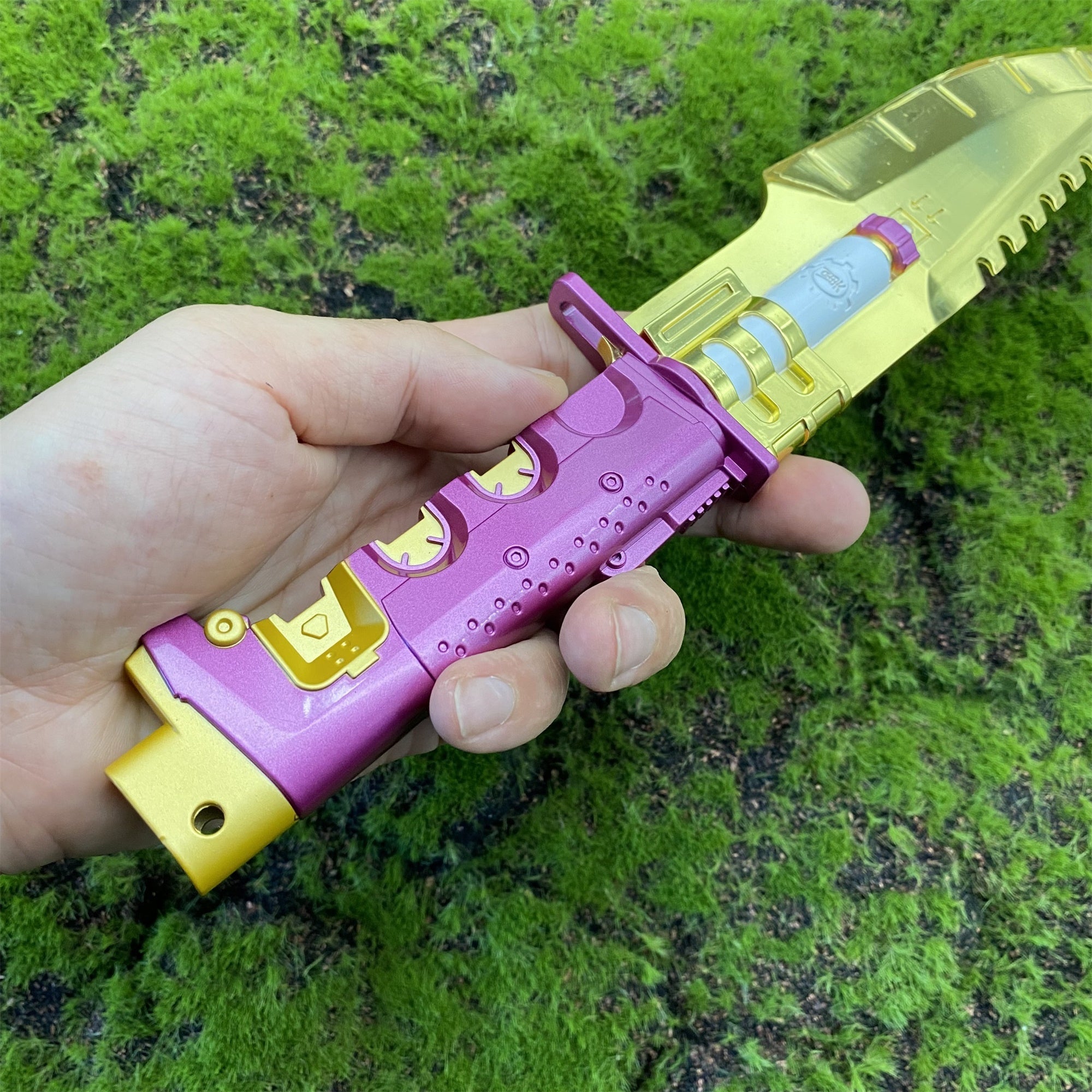 Headhunter Life Size Metal Replica - Tophatter Daily Deals