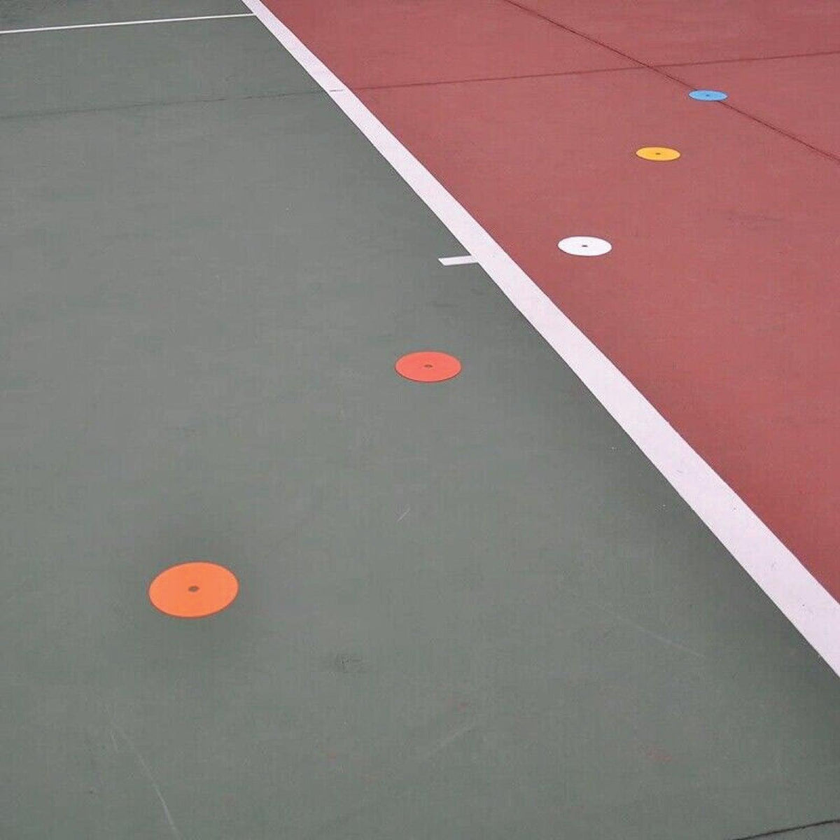 Flat Disc Markers - 1X(10Pack Flat Disc Markers Non-Slip Spots Markers Football Basketball Sports Sp Sports & Outdoor - Tophatter Daily Deals