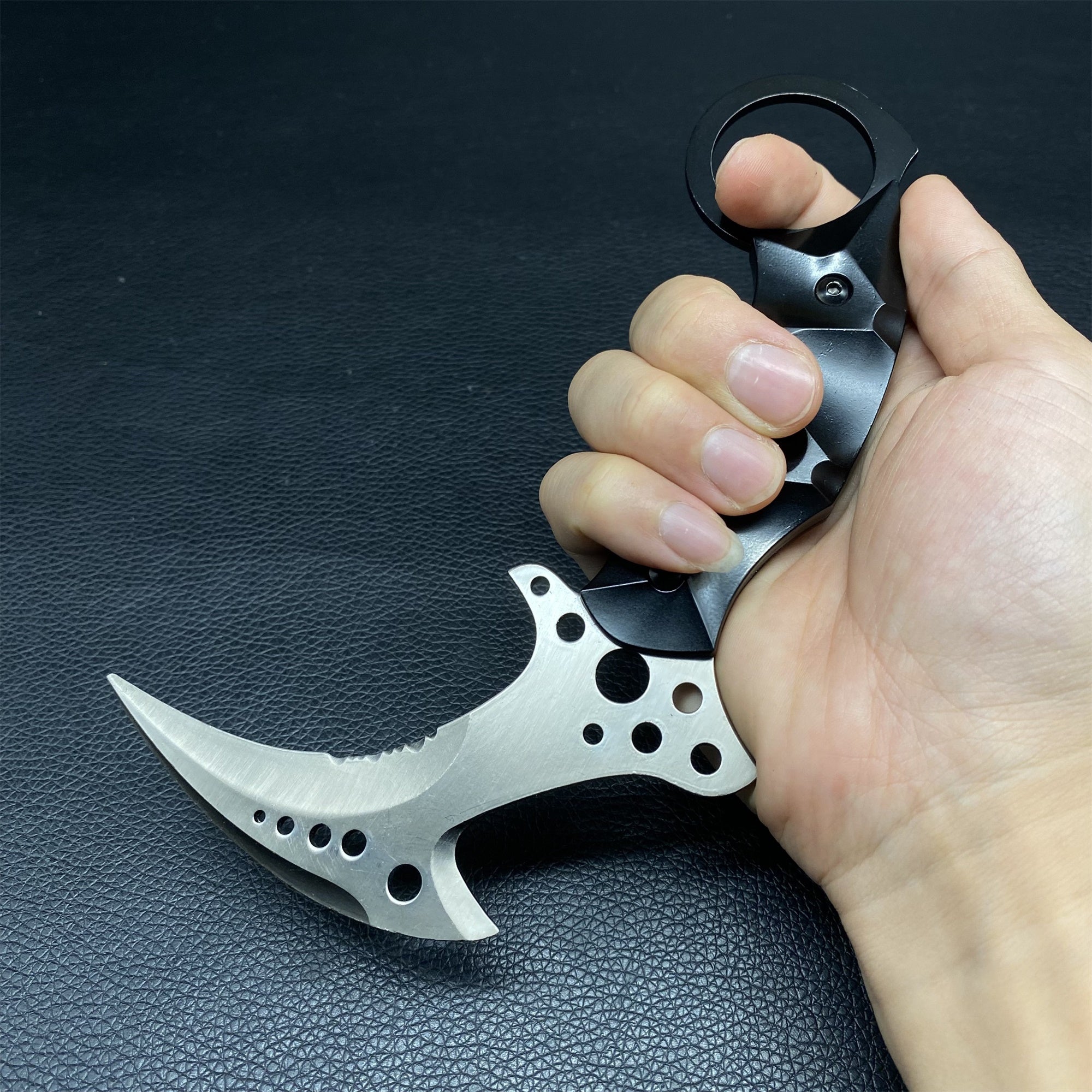 Re4 Krauser Knife Blunt Blade Metal Replica - Tophatter Daily Deals