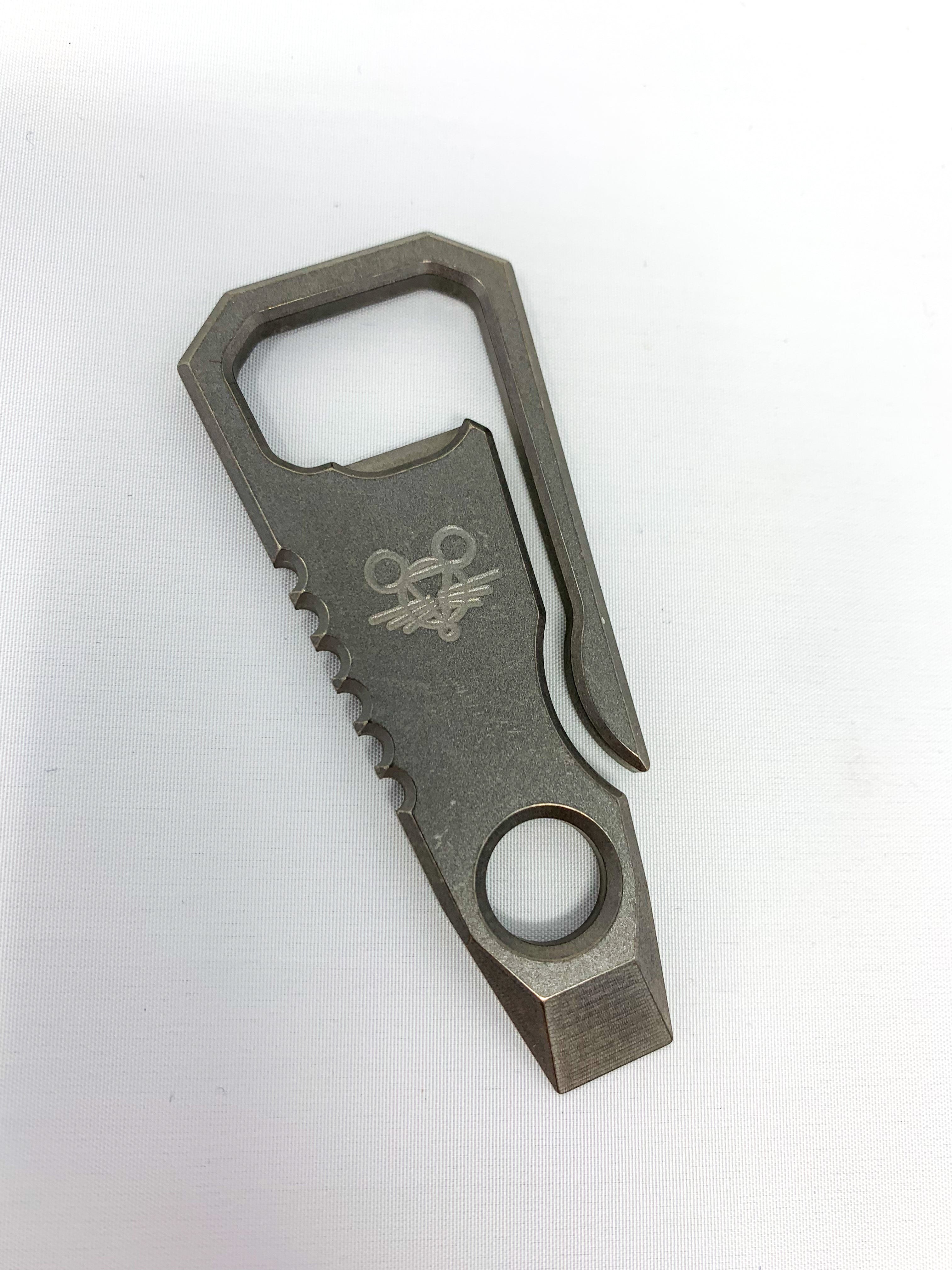 GiantMouse Caplifter/Prybar - Titanium Knives - Tophatter Daily Deals