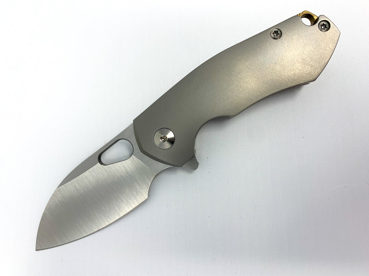 GiantMouse ACE Riv - Titanium Handle - M390 Collectors - Tophatter Daily Deals
