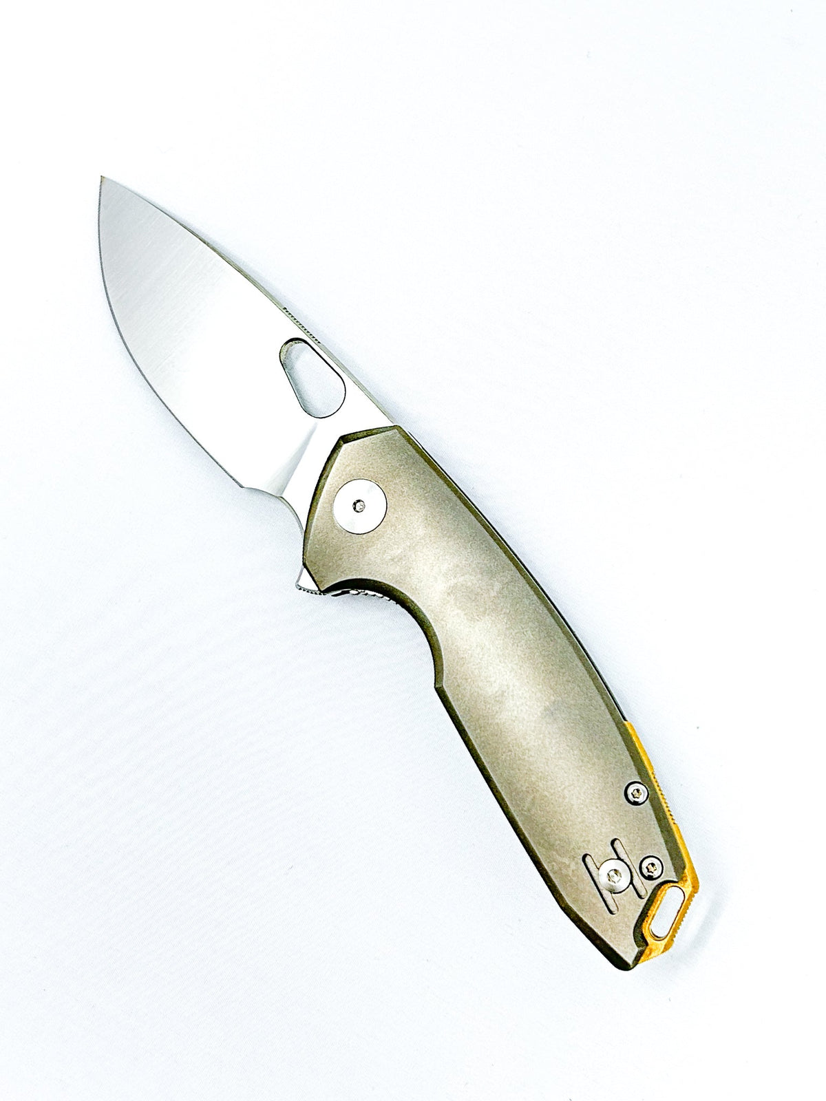 GiantMouse ACE Tribeca - Titanium - CPM-Magnacut Collectors - Tophatter Daily Deals