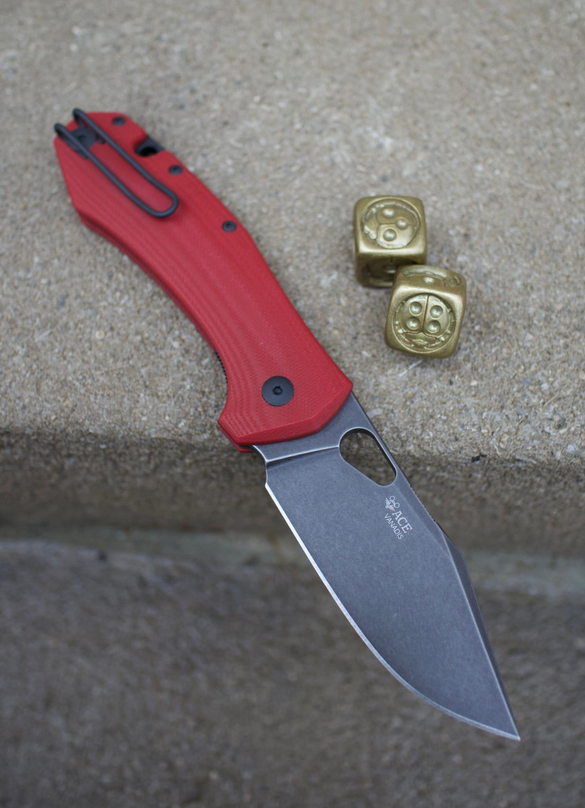 GiantMouse ACE Grand - St. Nick's Exclusive - Black Hardware - Red G10 - PVD Dark Stonewash Vanadis 4E Blade Collectors - Tophatter Daily Deals
