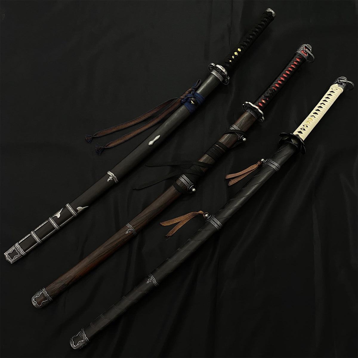 Life-Size Kusabimaru Katana, Gracious Gift of Tears, Black Mortal Blade Replicas - Tophatter Daily Deals