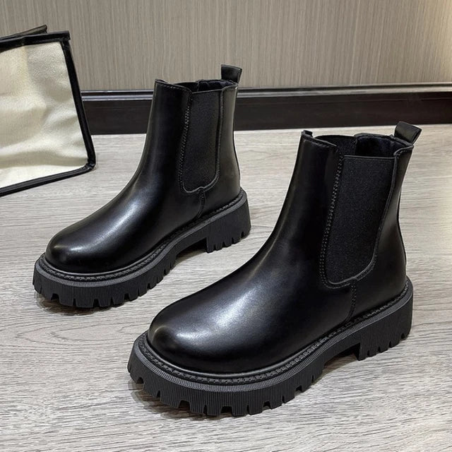 Supportive Women’s Chelsea Boots - Chunky PU Sole Autumn Black - Tophatter Daily Deals