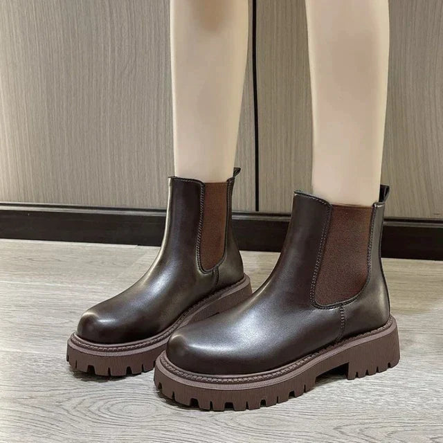 Supportive Women’s Chelsea Boots - Chunky PU Sole Autumn - Tophatter Daily Deals