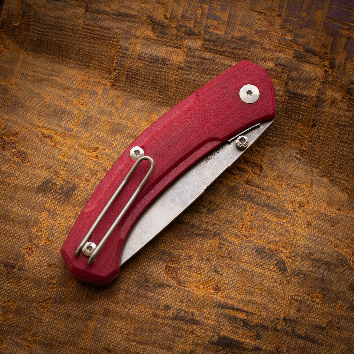GiantMouse ACE Iona V2 - Red Linen Micarta - Liner Lock - CPM-MagnaCut Knives - Tophatter Daily Deals