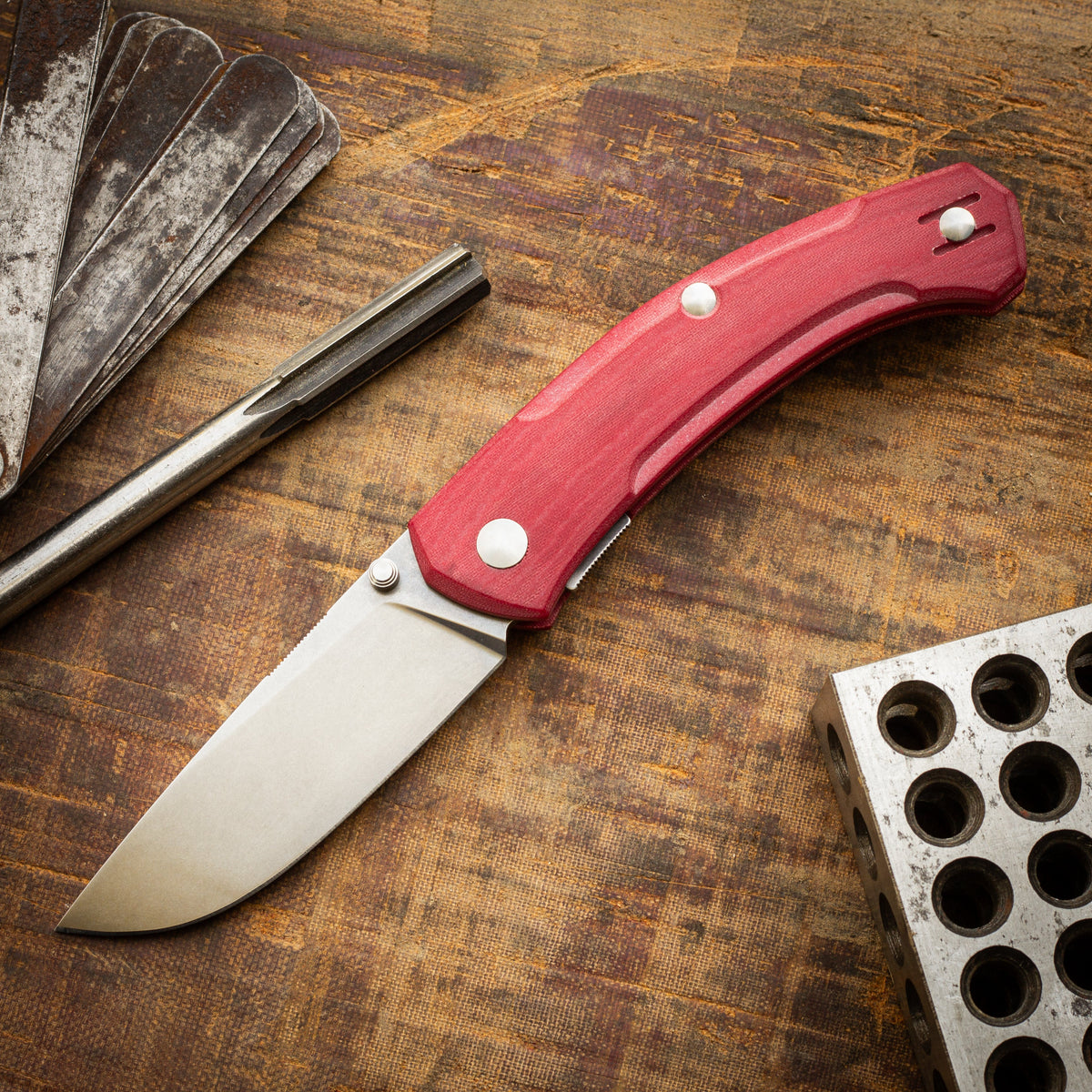 GiantMouse ACE Iona V2 - Red Linen Micarta - Liner Lock - CPM-MagnaCut Knives - Tophatter Daily Deals