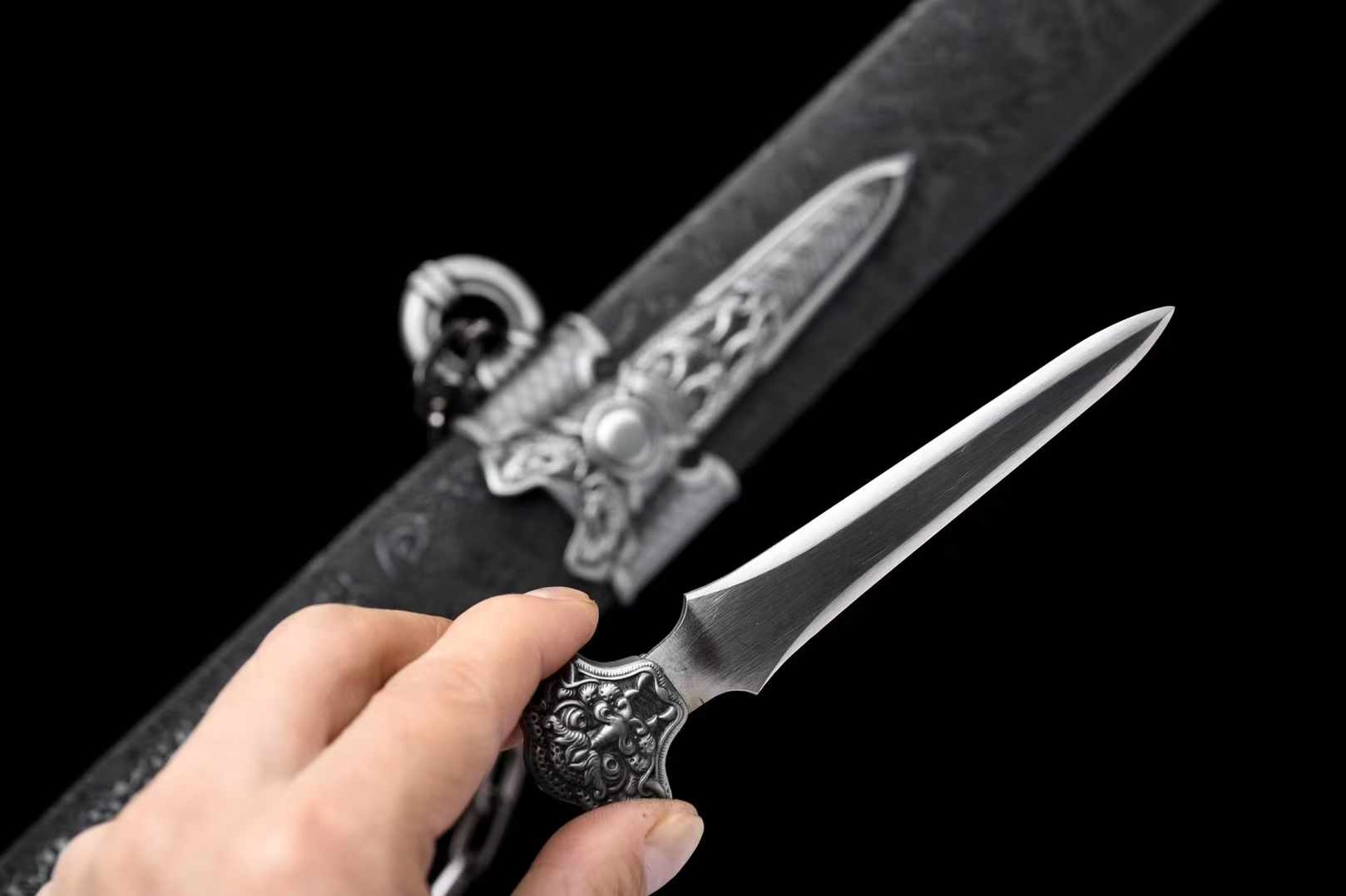 Iron Lock Prison Dragon - Tophatter Daily Deals