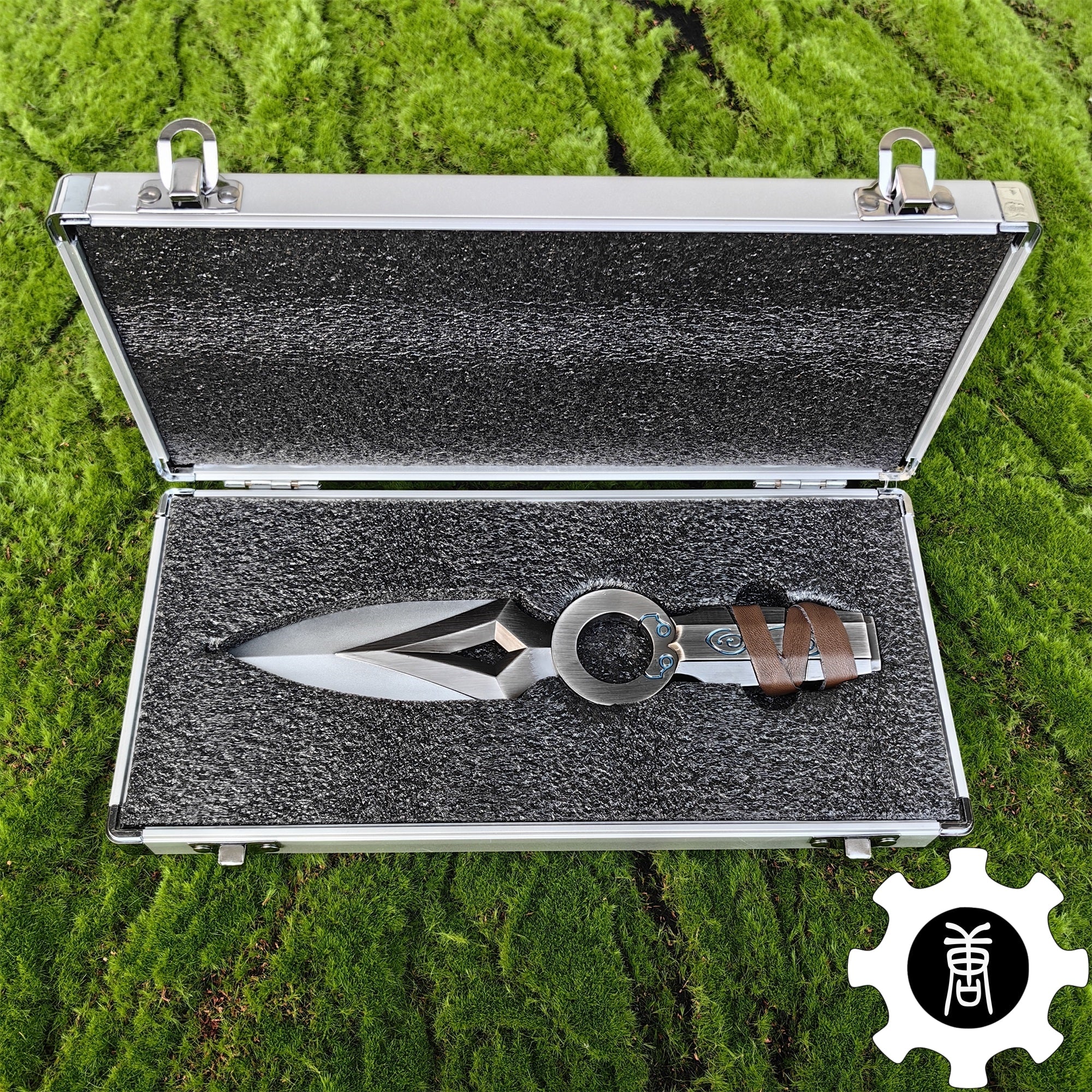 Jett Kunai Metal Jett Throwing Knife Life Size Blunt Blade Replica Jett Knuai & Aluminum Box - Tophatter Daily Deals