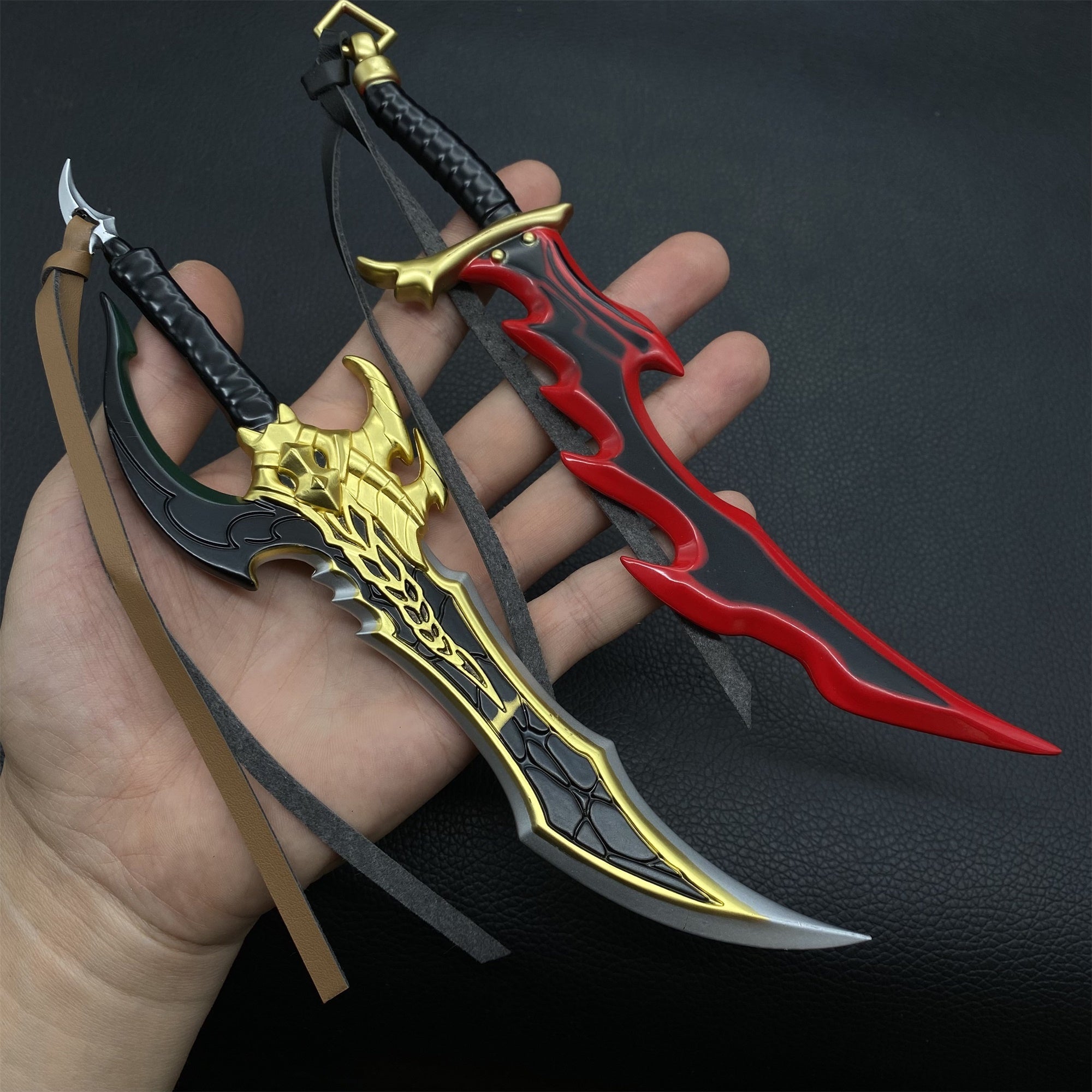 Mini Mini Kasaka's Venom Fang And Knight Killer Dagger Metal Replica 2 In Pack - Tophatter Daily Deals