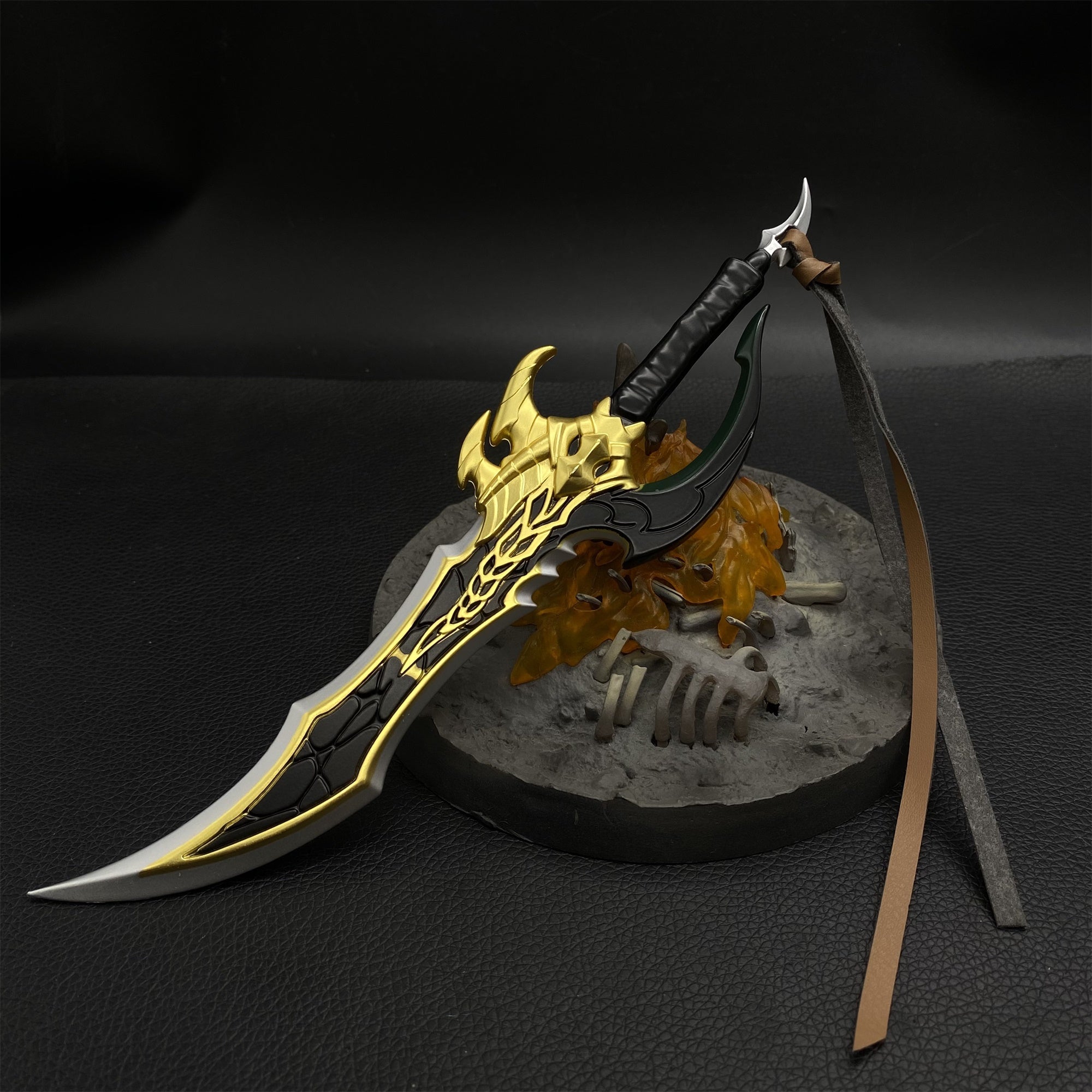 Mini Mini Kasaka's Venom Fang And Knight Killer Dagger Metal Replica - Tophatter Daily Deals