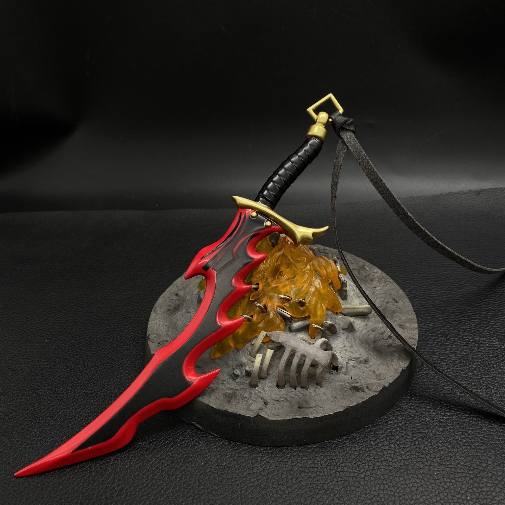 Mini Mini Kasaka's Venom Fang And Knight Killer Dagger Metal Replica - Tophatter Daily Deals