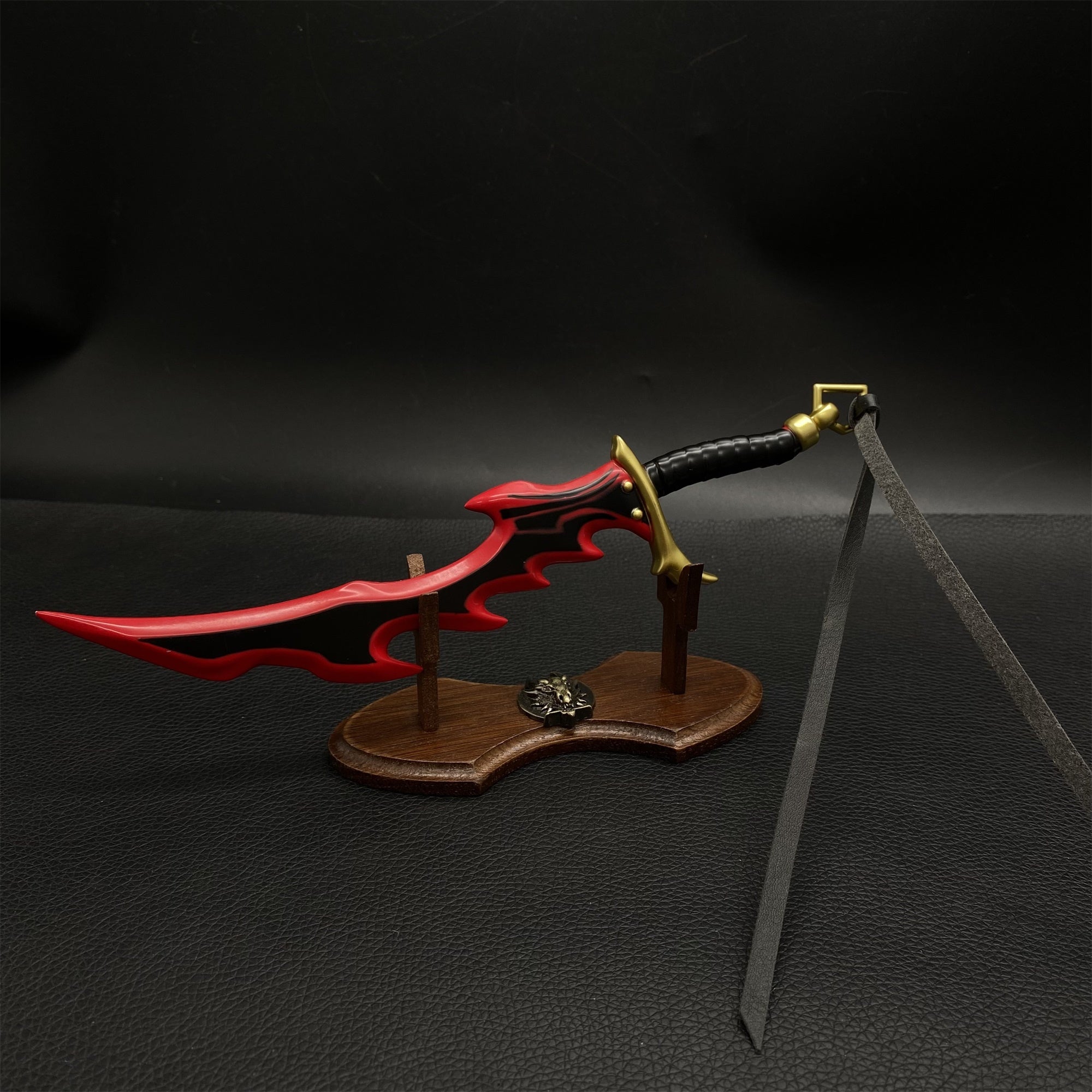 Mini Mini Kasaka's Venom Fang And Knight Killer Dagger Metal Replica Knight Killer Dagger & Stand - Tophatter Daily Deals