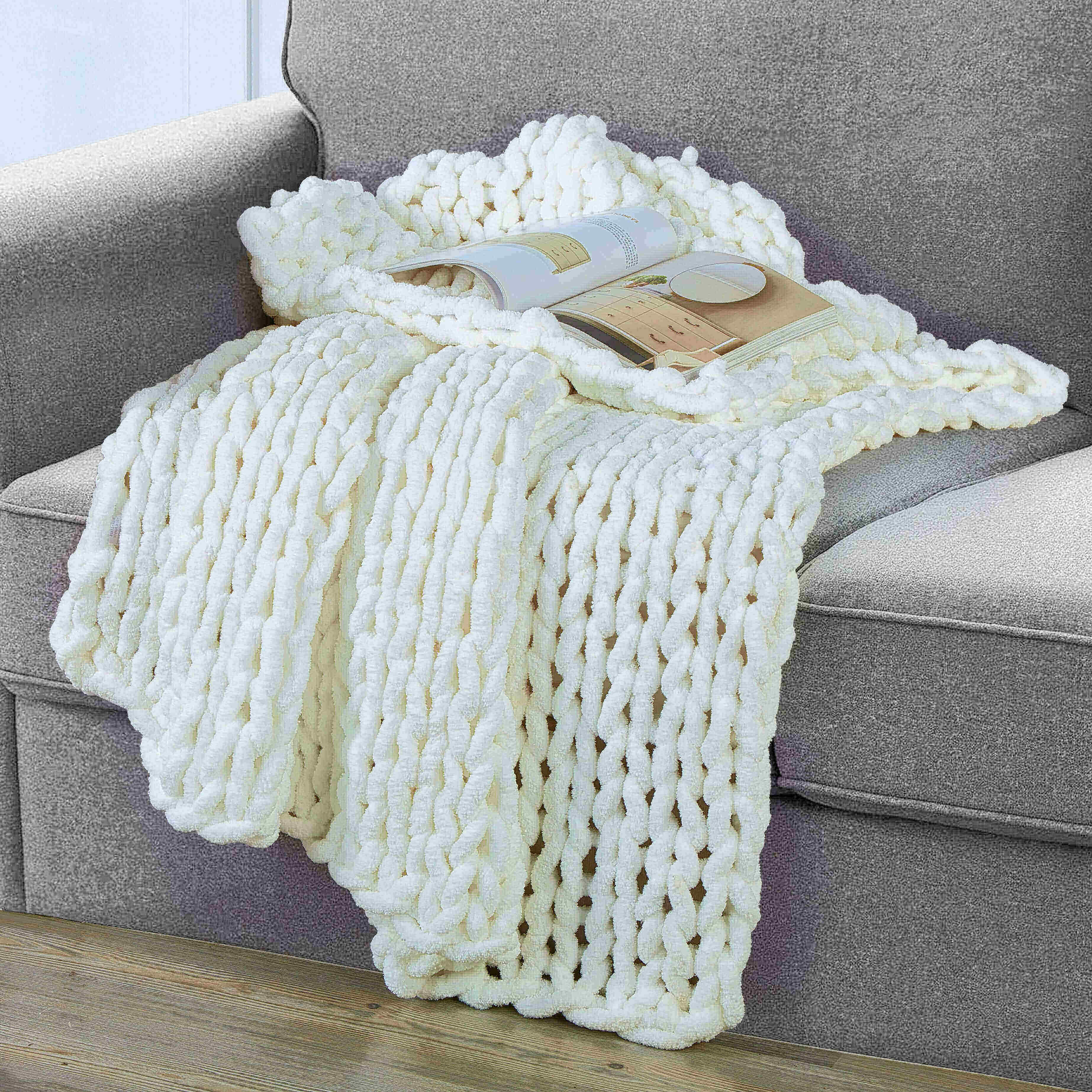 Kathy Ireland Chunky Knit Chenille Throw Blanket Bedding - Tophatter Daily Deals