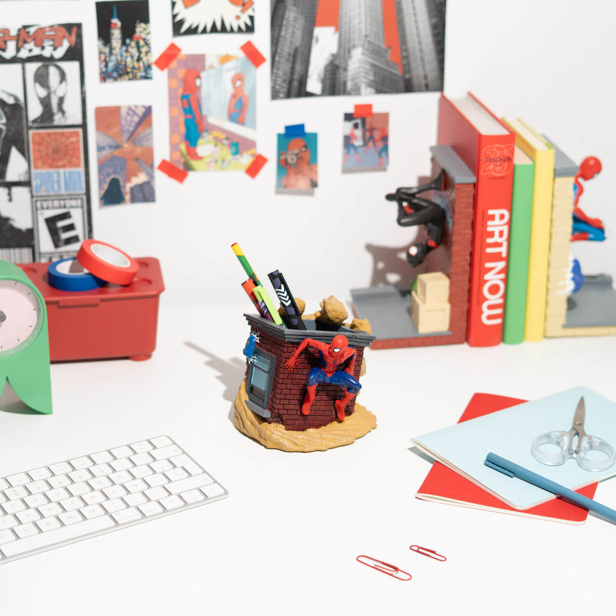 Marvel – Spider-Man Pen Holder with Stationery Set Pen - Tophatter Daily Deals