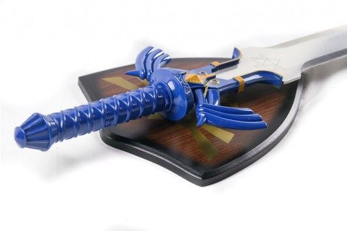 Legend Of Zelda - Master Sword with Triforce Plaque Sword - Tophatter Daily Deals