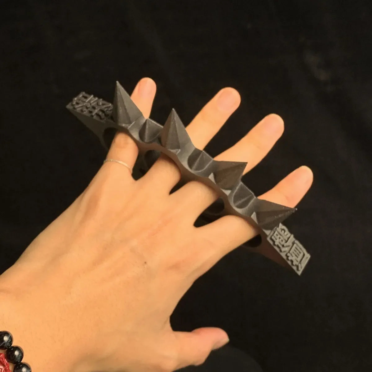 Lightweight Carbon Fiber Knuckle Duster - Self-Defense EDC - Tophatter Daily Deals