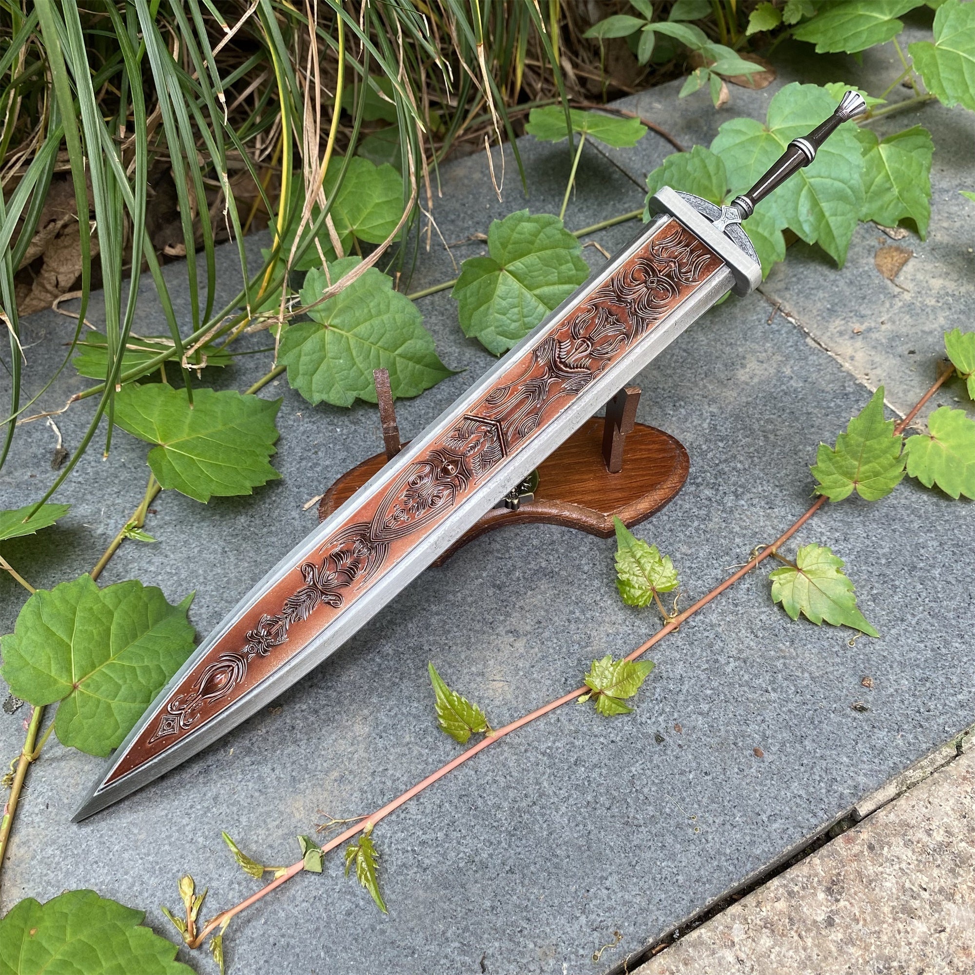 1/6 Ludwig's Holy Blade Replica Metal Miniature - Tophatter Daily Deals