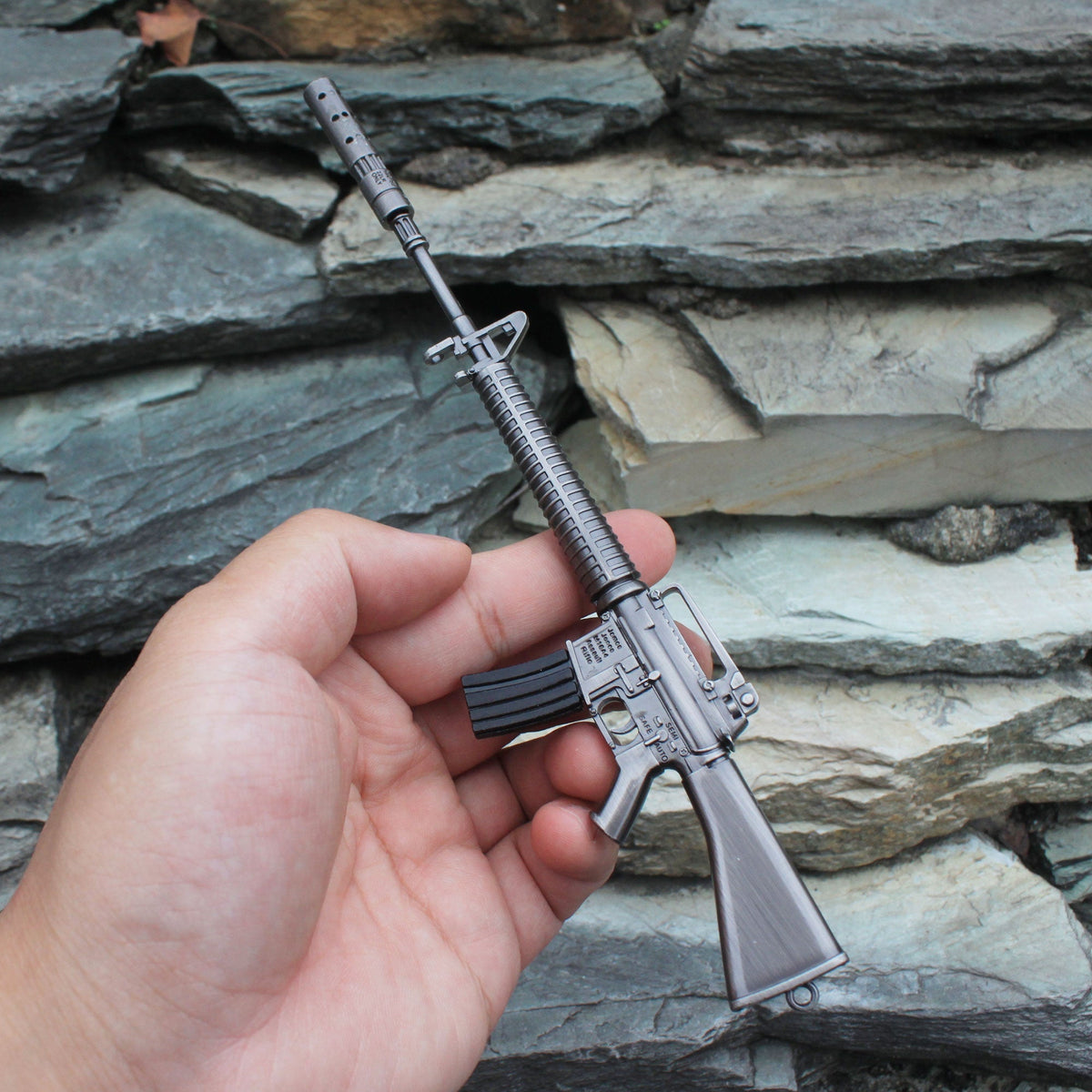 M16 Miniature Metal Gun 23CM/9.1" - Tophatter Daily Deals