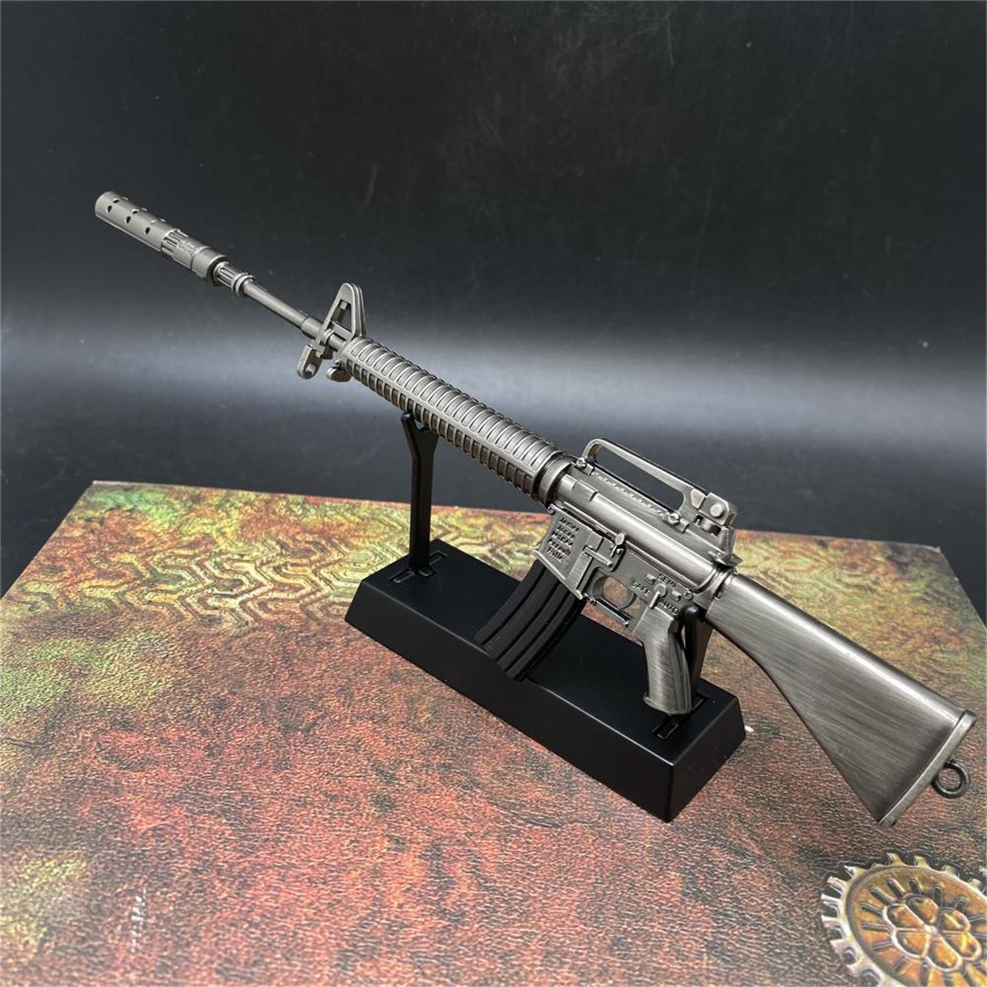M16 Miniature Metal Gun 23CM/9.1" With Metal Stand - Tophatter Daily Deals