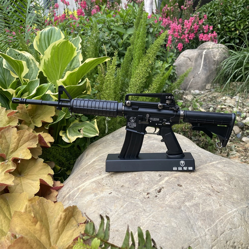 M4A1 1:2.05 Gun Replica Highly-Detailed M4A1 Miniature Alloy Model Gun 40CM/15.7'' Gun With Metal Stand - Tophatter Daily Deals