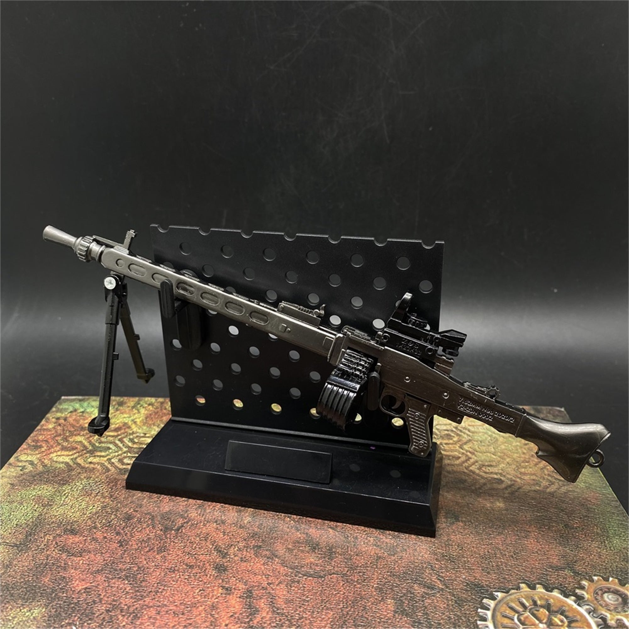 MG 3 Metal Miniature Machine Gun 19CM/7.5" With Plastic Stand - Tophatter Daily Deals